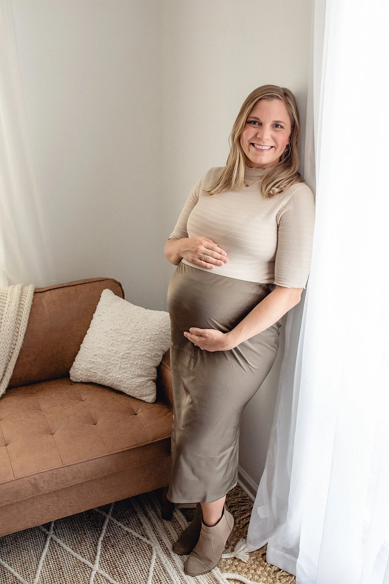 studio maternity photos.jpg