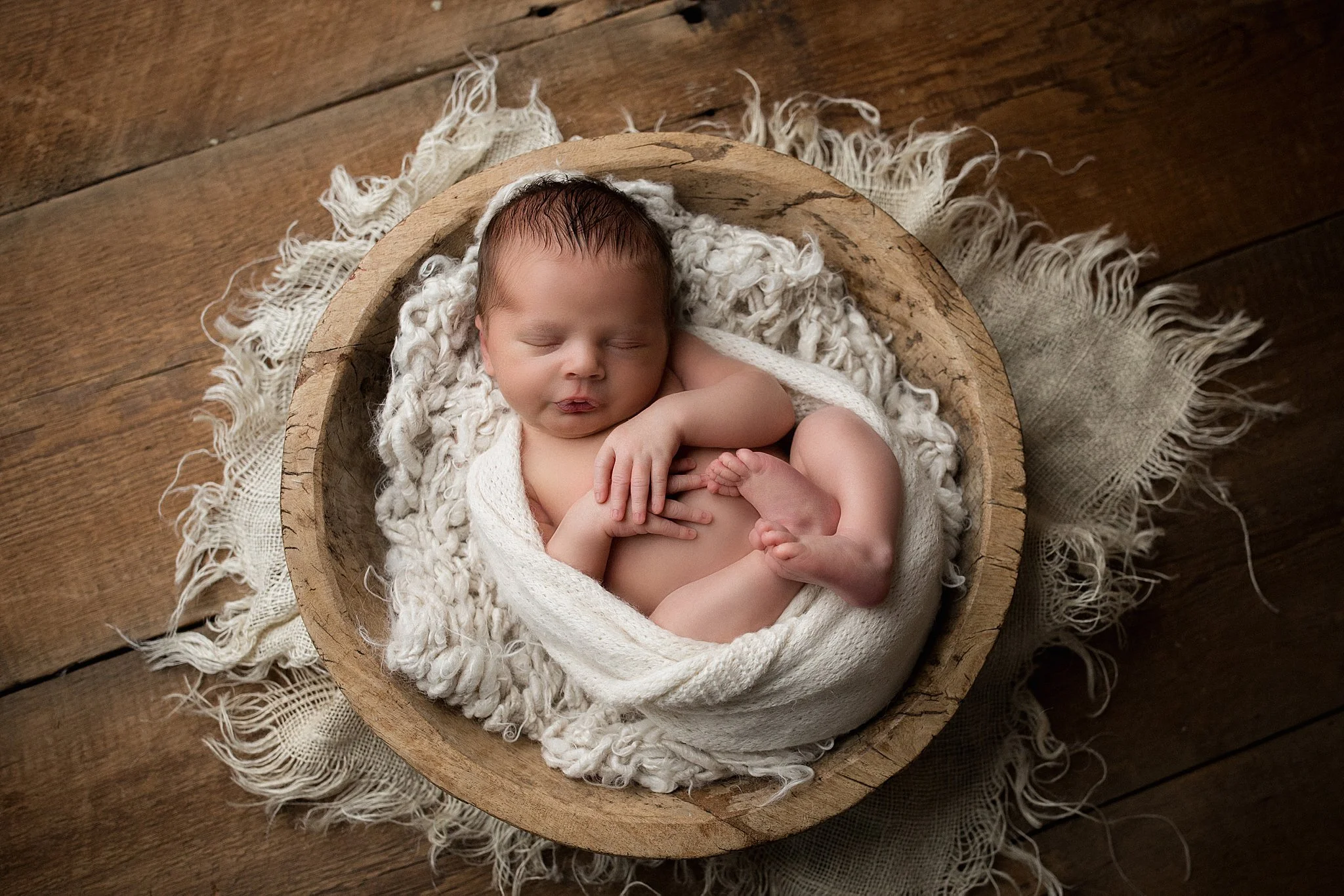 best newborn photographer in naperville il.jpg