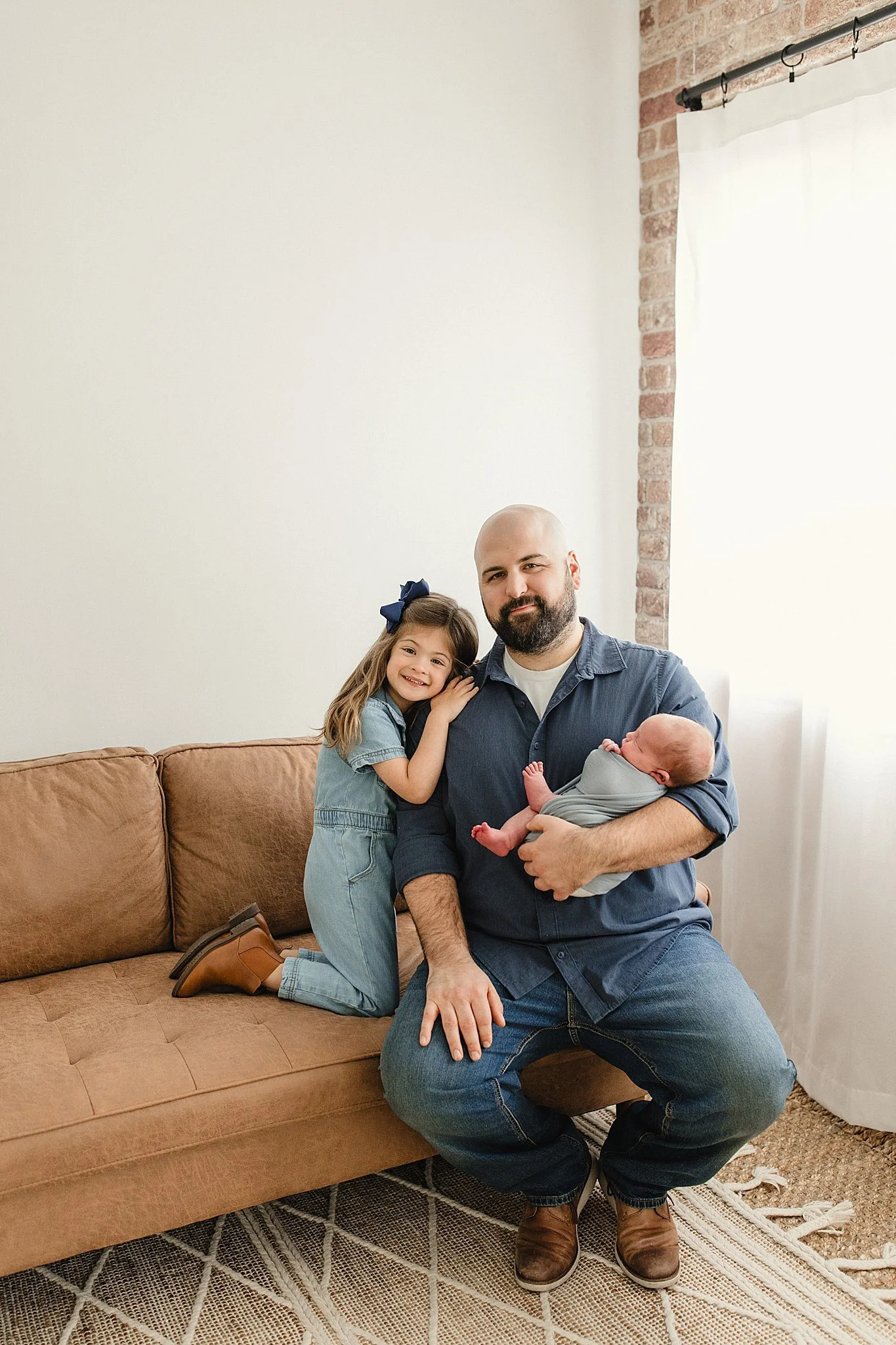 lifestyle newborn photography naperville il.jpg