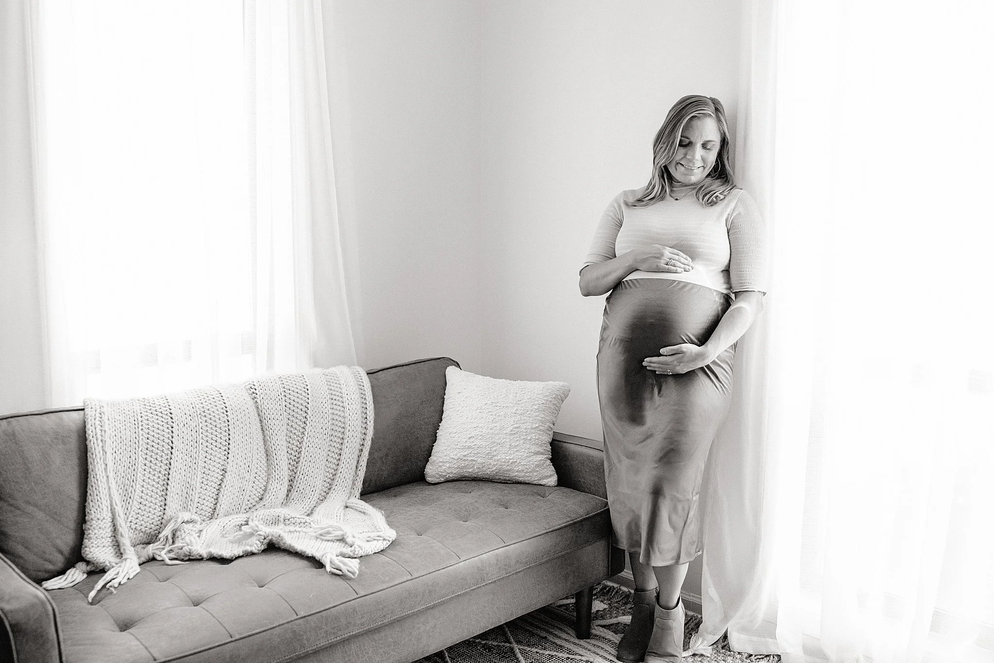 studio maternity photographer near me.jpg