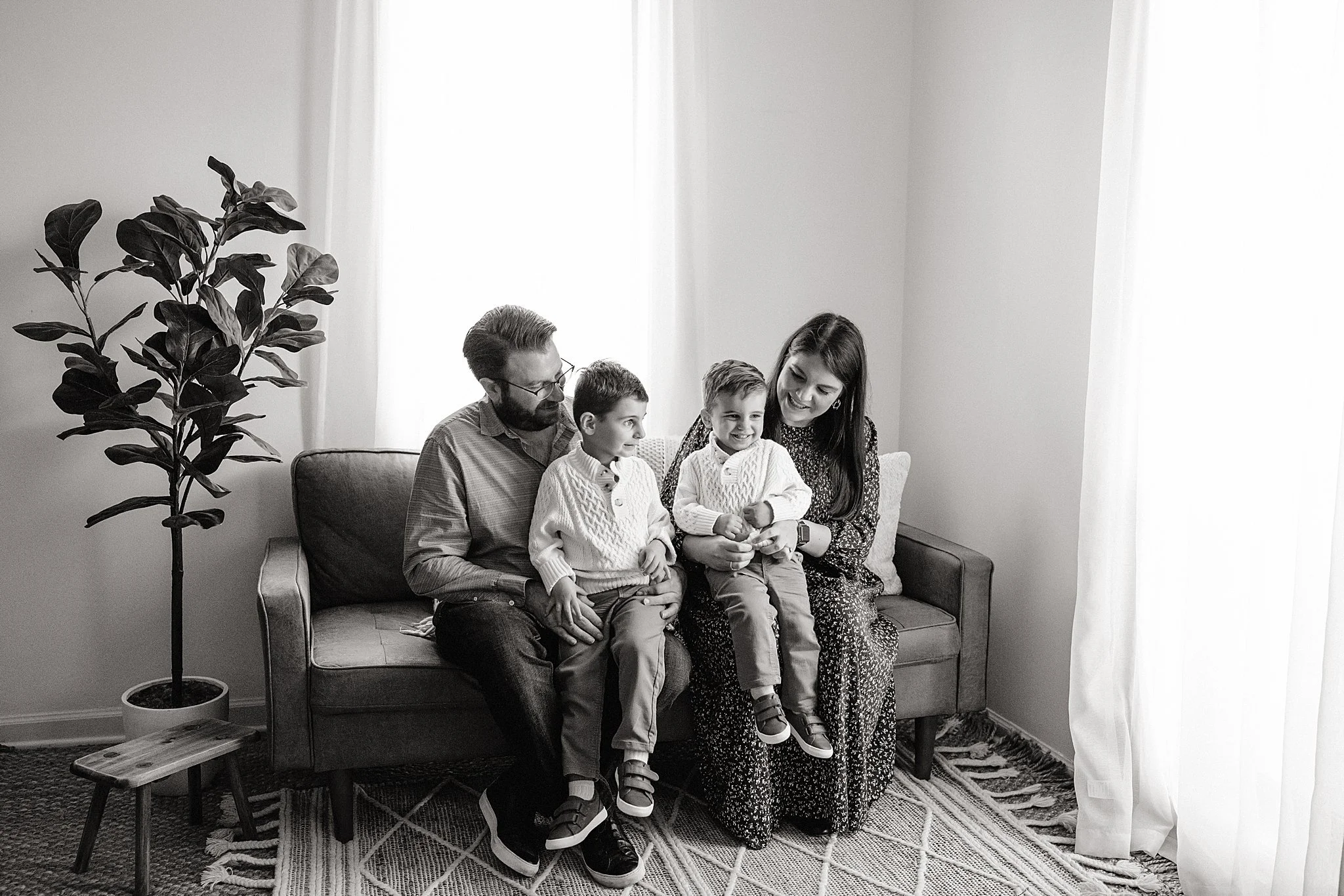 family photographers in naperville il.jpg
