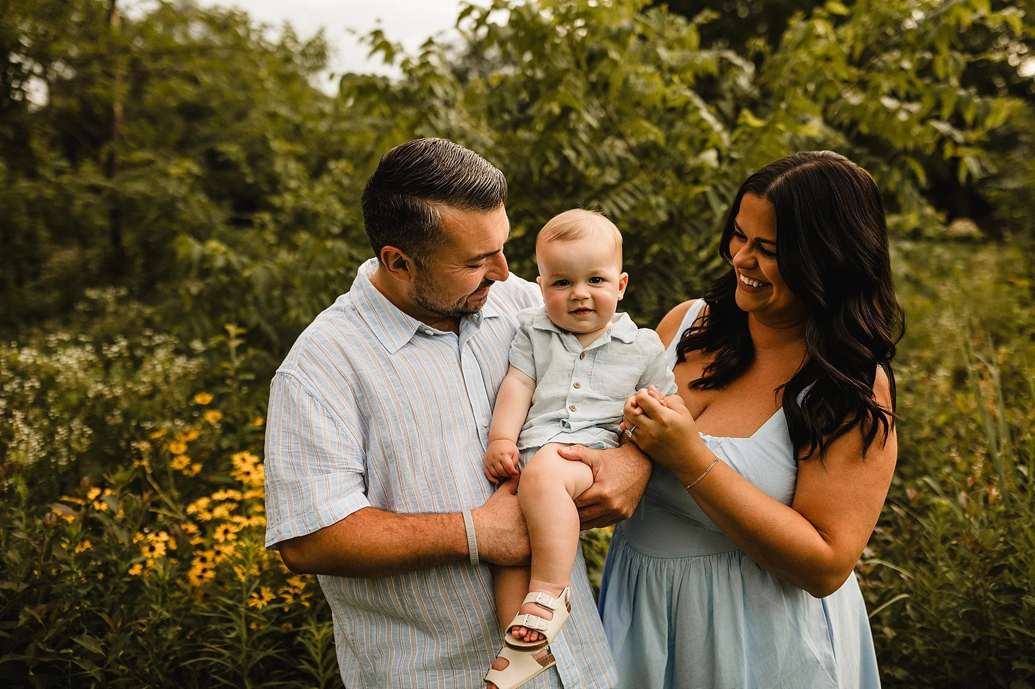 unposed family photos.jpg