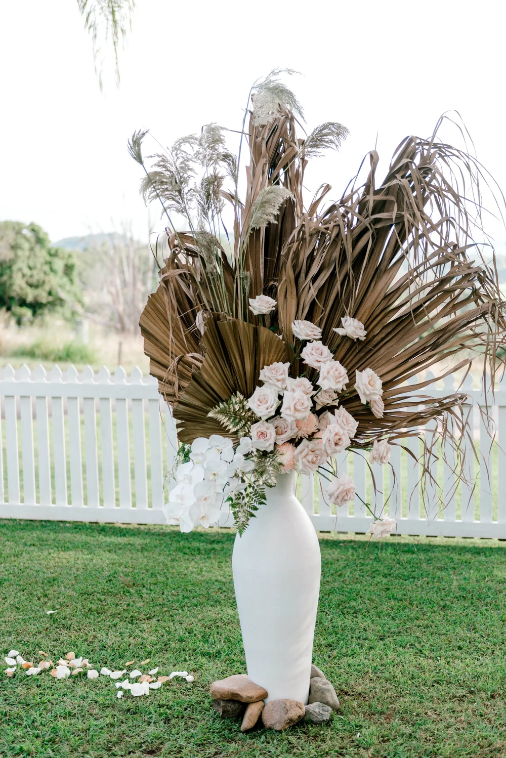 Entrance Urn - Medium