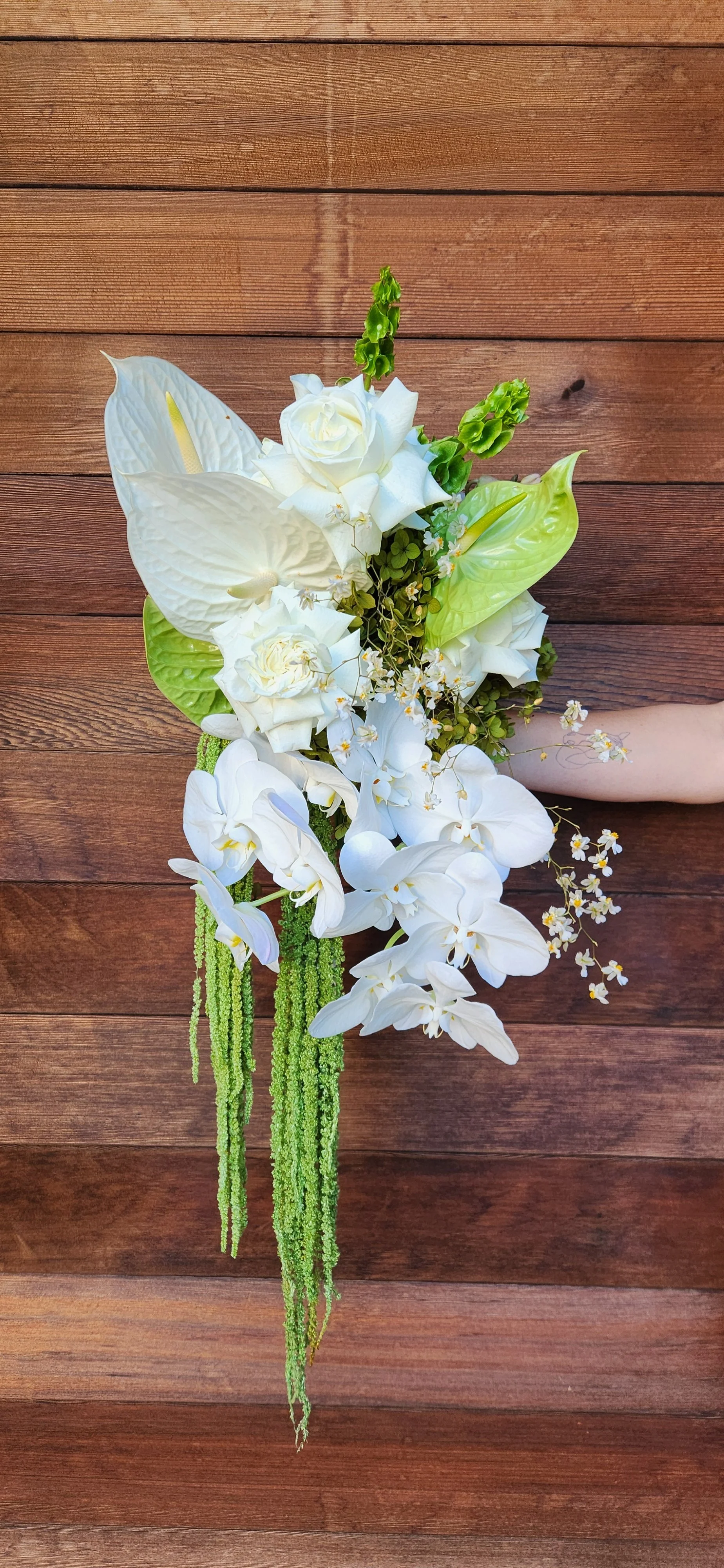white bouquet .jpg