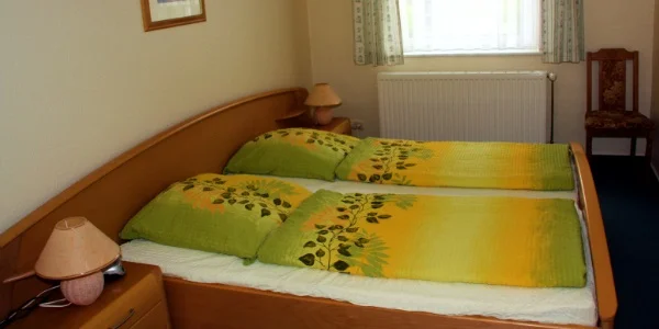 schlafzimmer.jpg