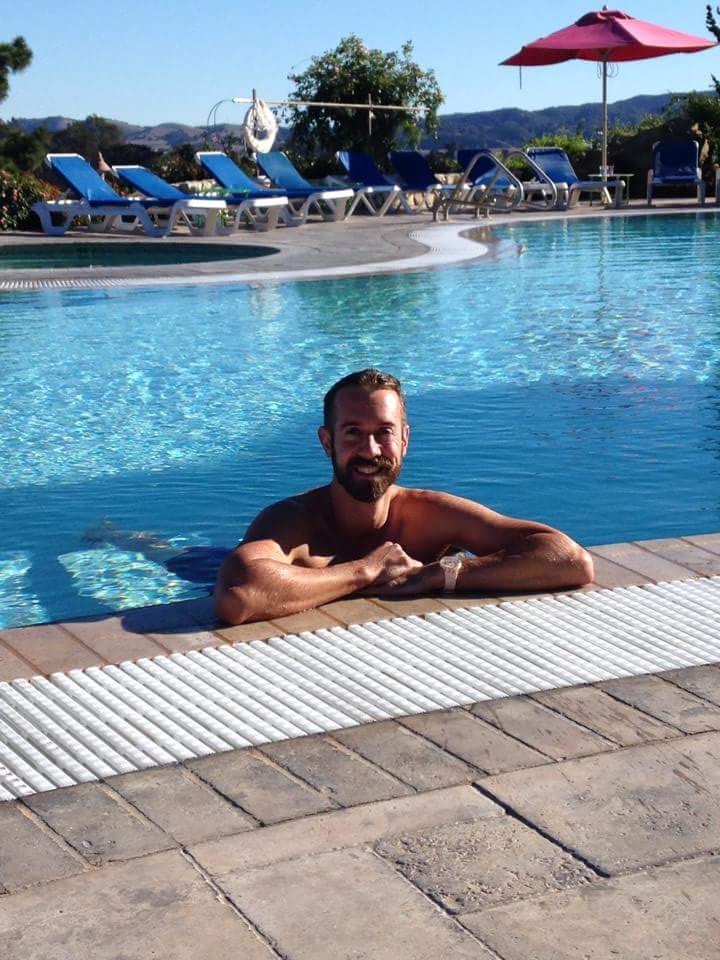 Matt working really, really hard whilst also being one of those smug beautiful people