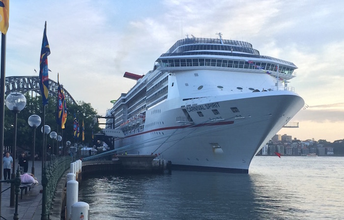 'CARNIVAL SPIRIT' - SYDNEY HARBOUR