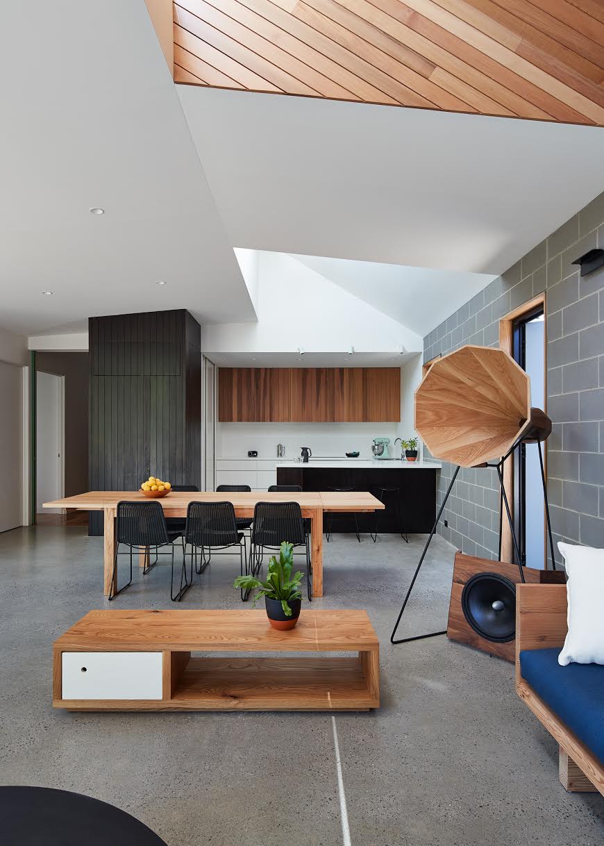 alex-earl-horn-speakers-meblourne-design