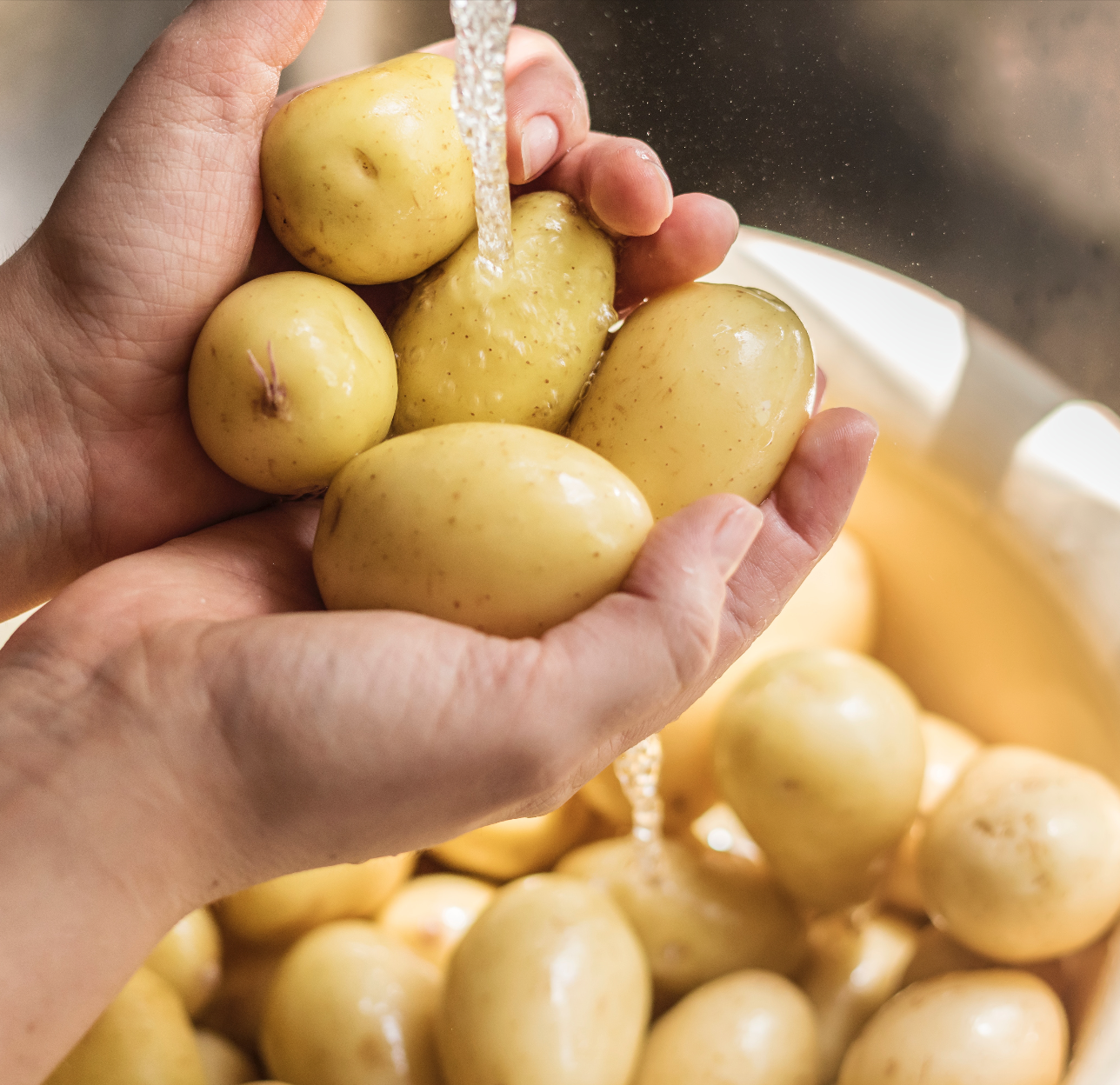 Potatoes are an excellent source of vitamin C but were mainly using them here as carbs to fulfill our hungry tummies. Feel free to replace them by sweet potatoes or you can also mix both.