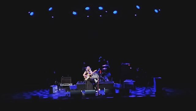 Thanks Canberra for being a lovely audience last night! made this massive stage feel full of warmth 🌈 and thanks to @thenewpornographers and @canberratheatrecentre for having me!! SO much fun, (topped off with a bloody great Negroni from @joeseiders 🍸) 📸 @jemist101