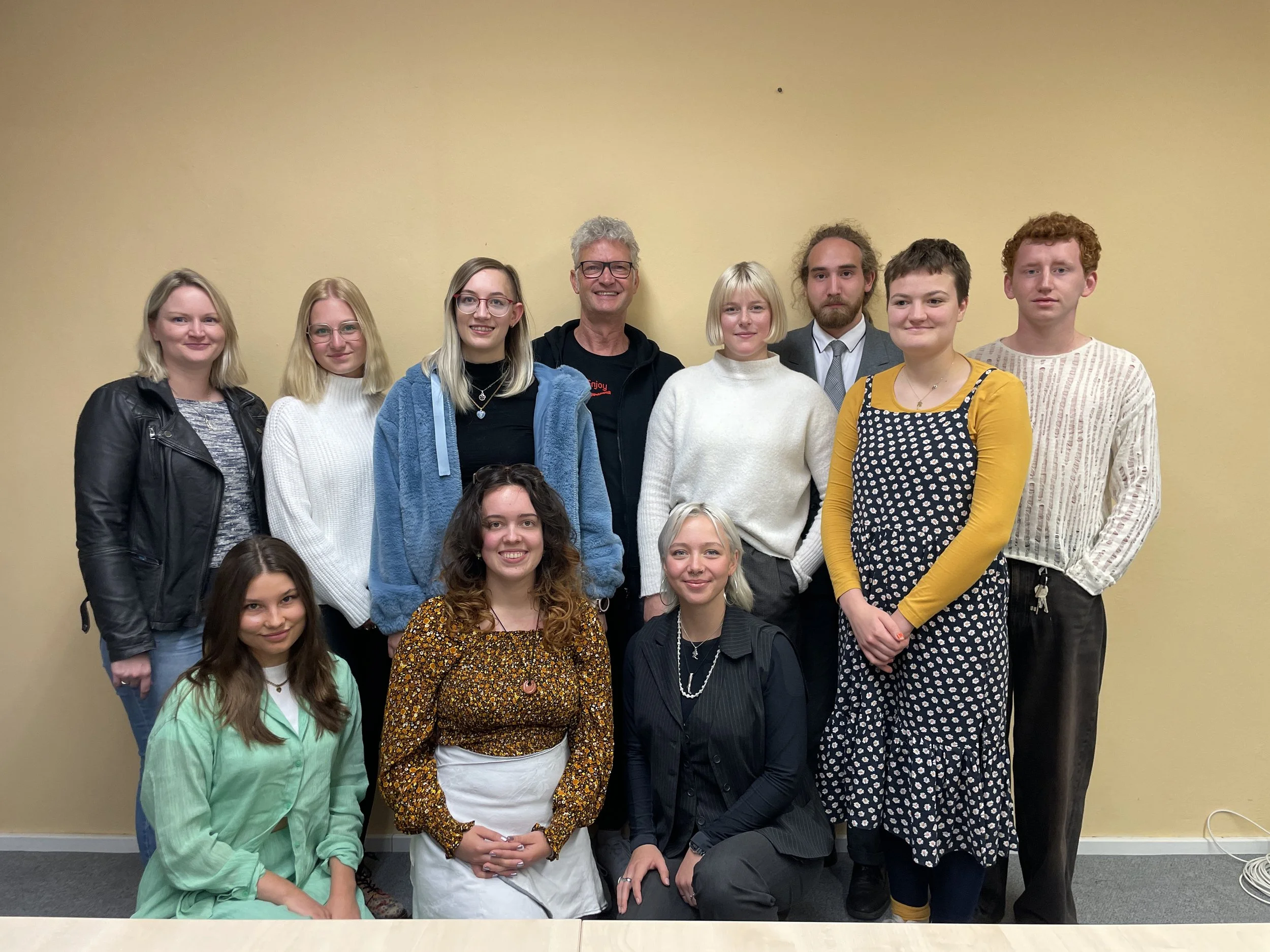 Tolle Exkursion mit der Modefachschule Sigmaringen zu Stickerei Müller nach Diespeck 