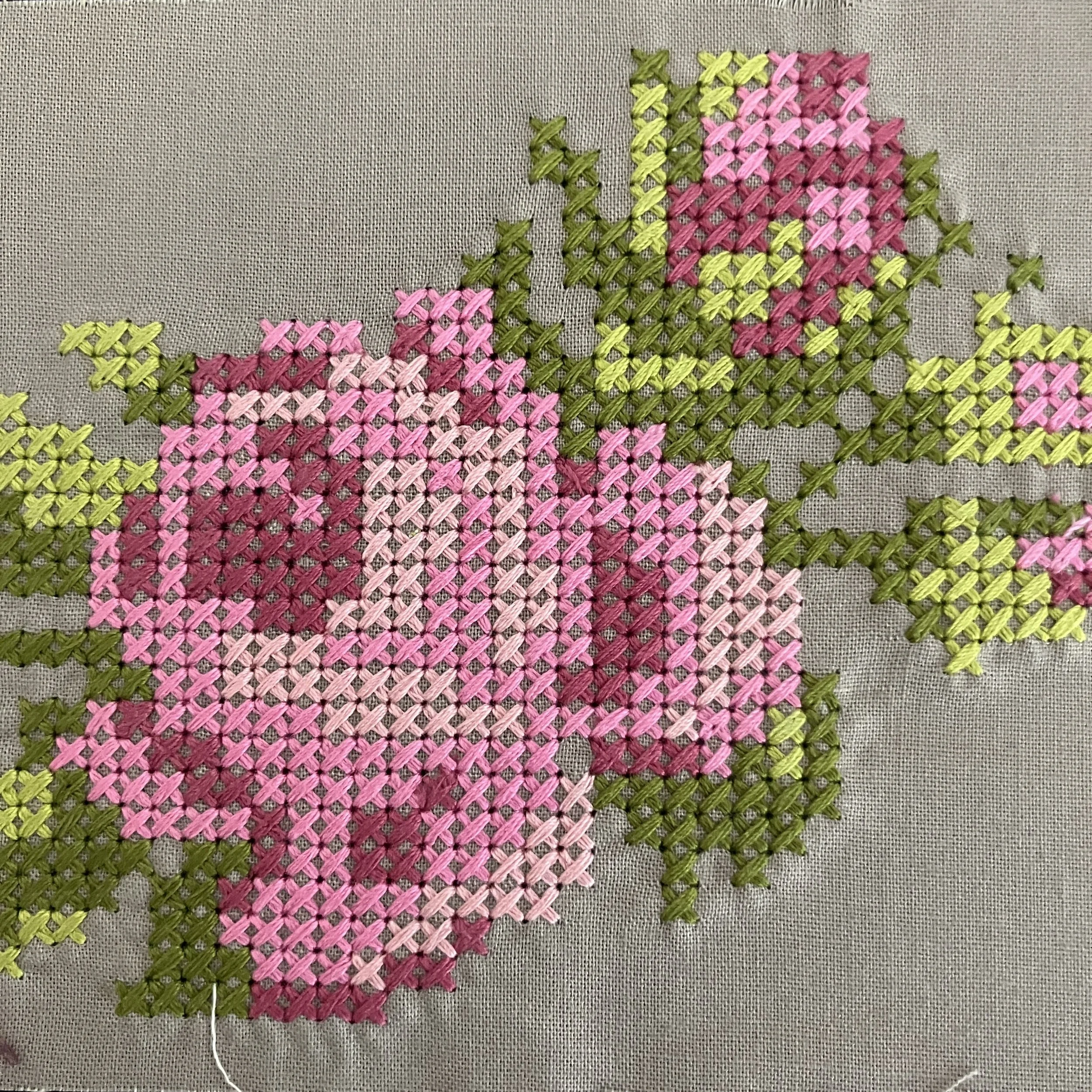 Machine embroidered cross-stitch using Cotty 30 thread, created by www.stickbaer.de