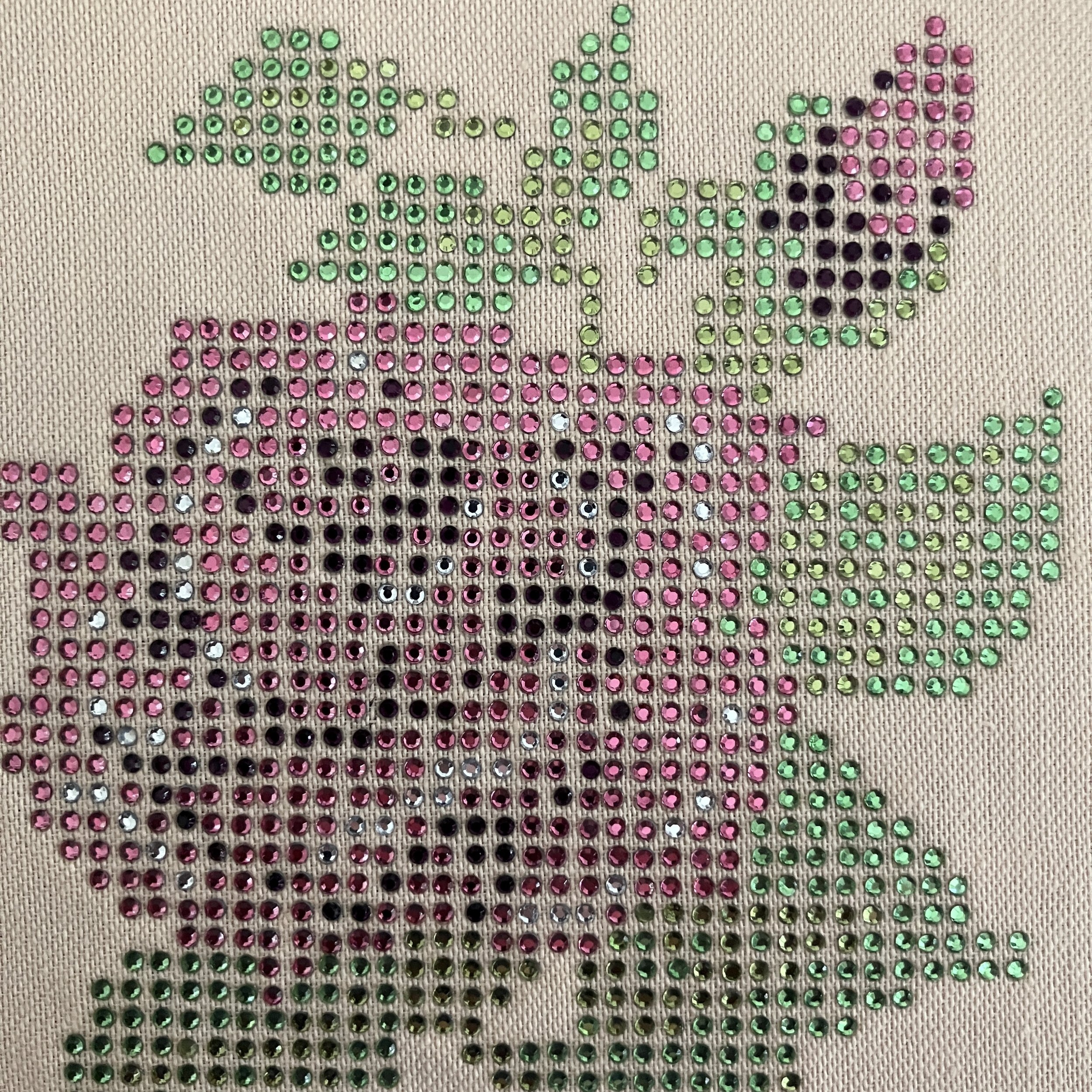 Rose design realized with rhinestones by www.alles-strass.com