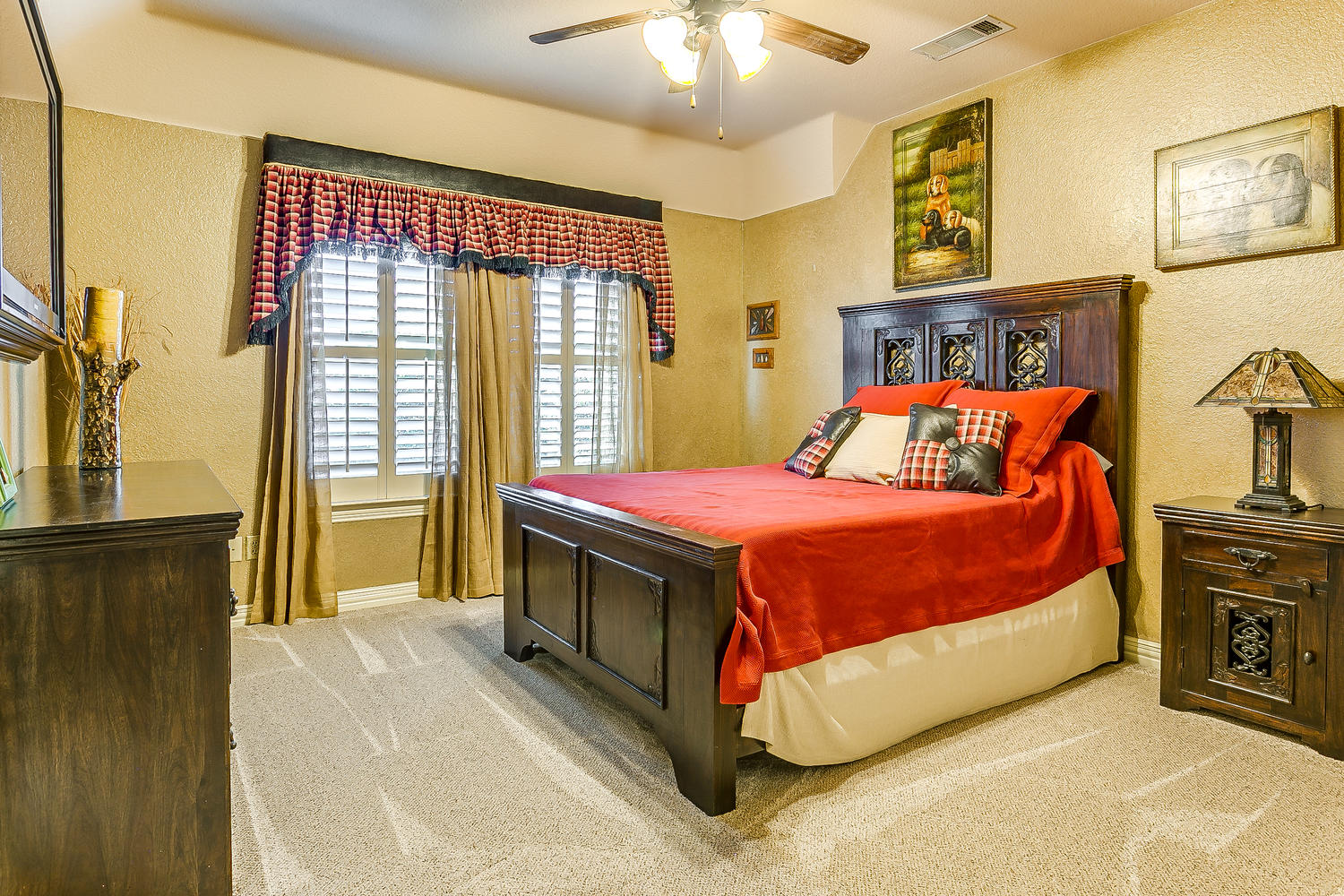 2011 Woodland Hills Ln-large-028-021-Woodland Hills 28 of 37-1500x1000-72dpi.jpg