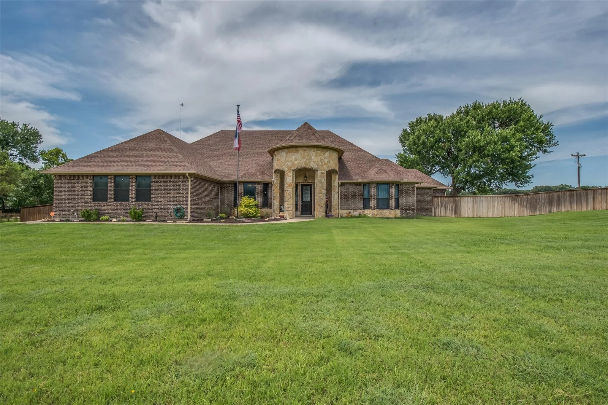 SOLD! 100 Foxpointe Circle, Weatherford, Texas 76087