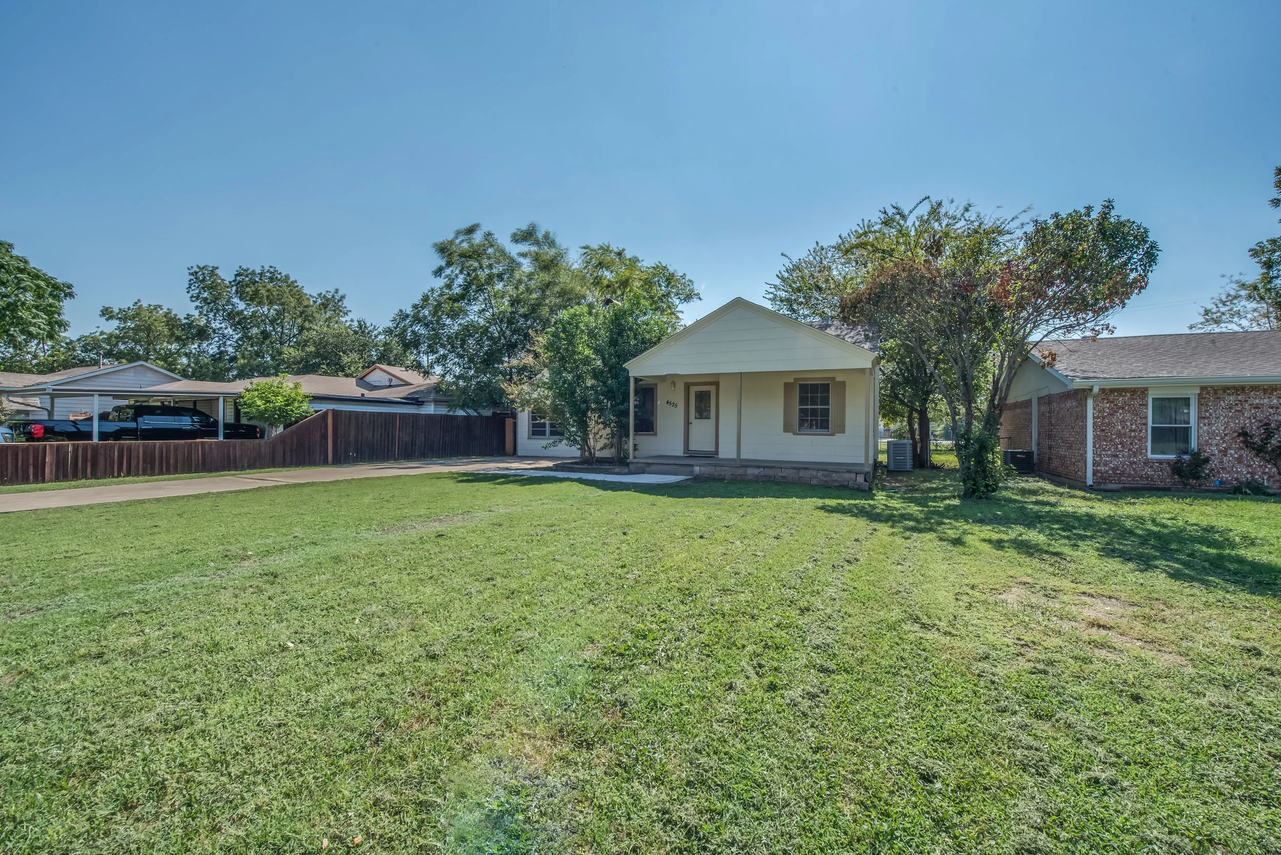 SOLD!! 4525 Almena Road, River Oaks, Texas 76114