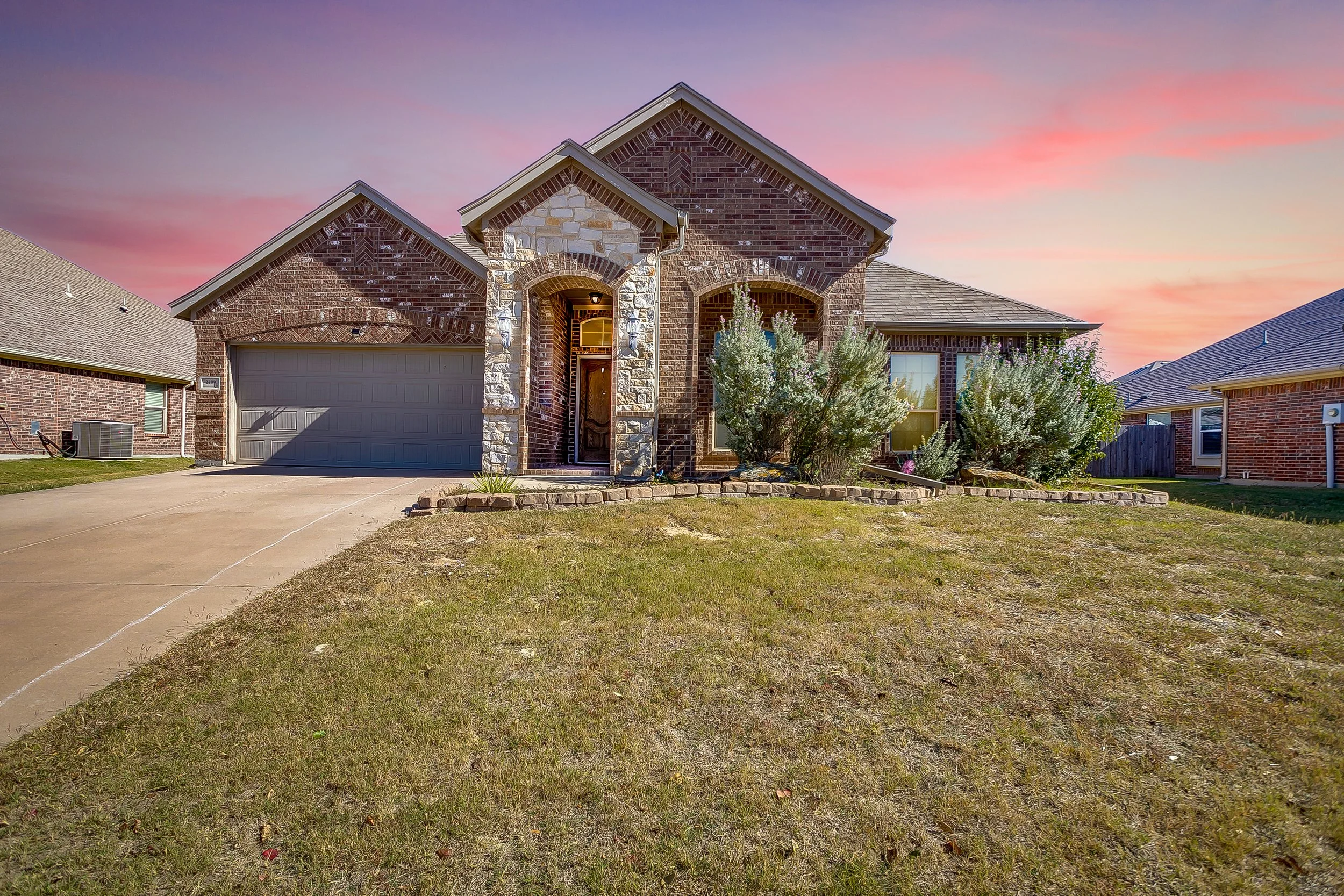 2209 Caroline Dr (1 of 47).jpg