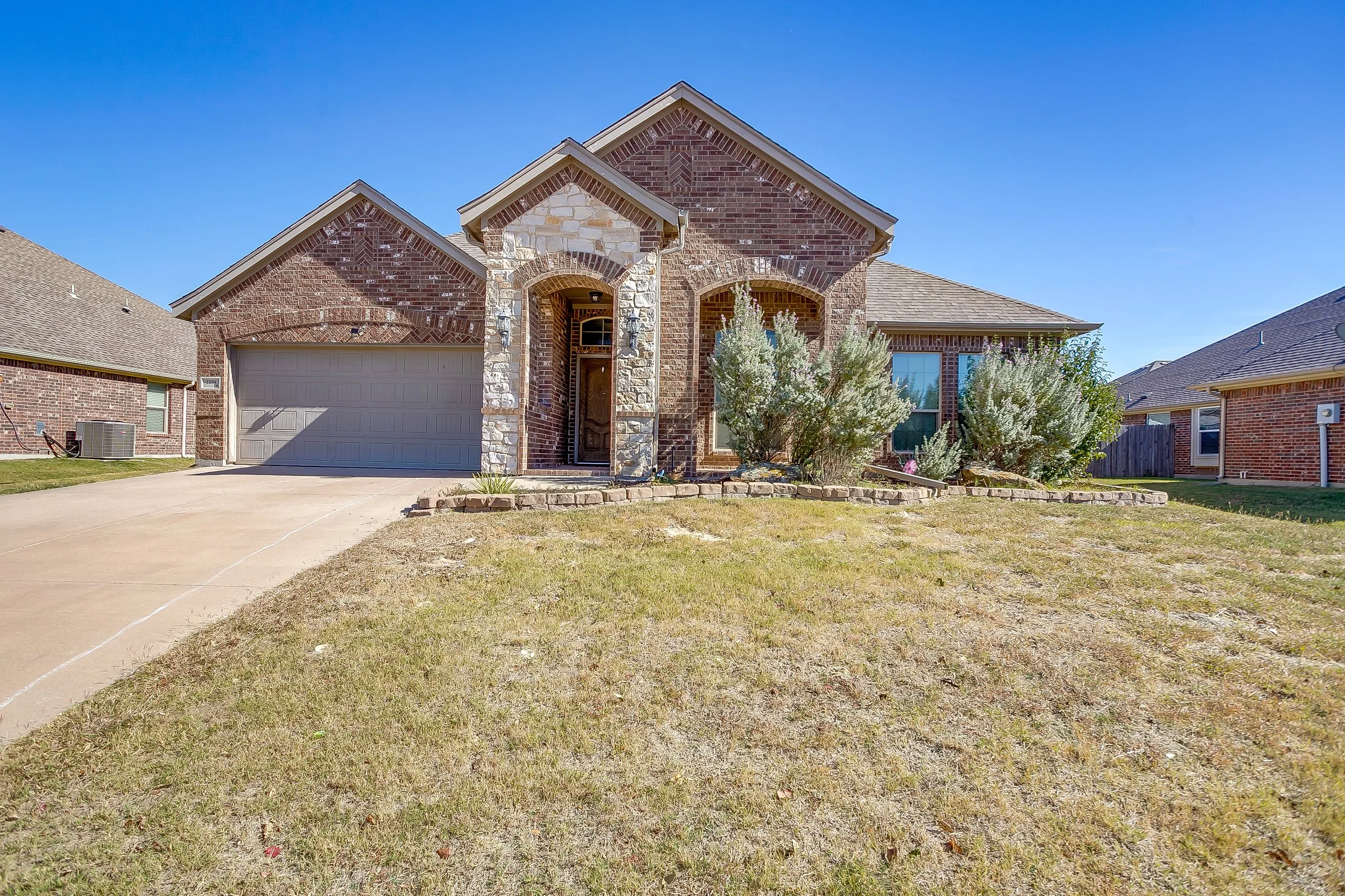 2209 Caroline Dr (3 of 47).jpg