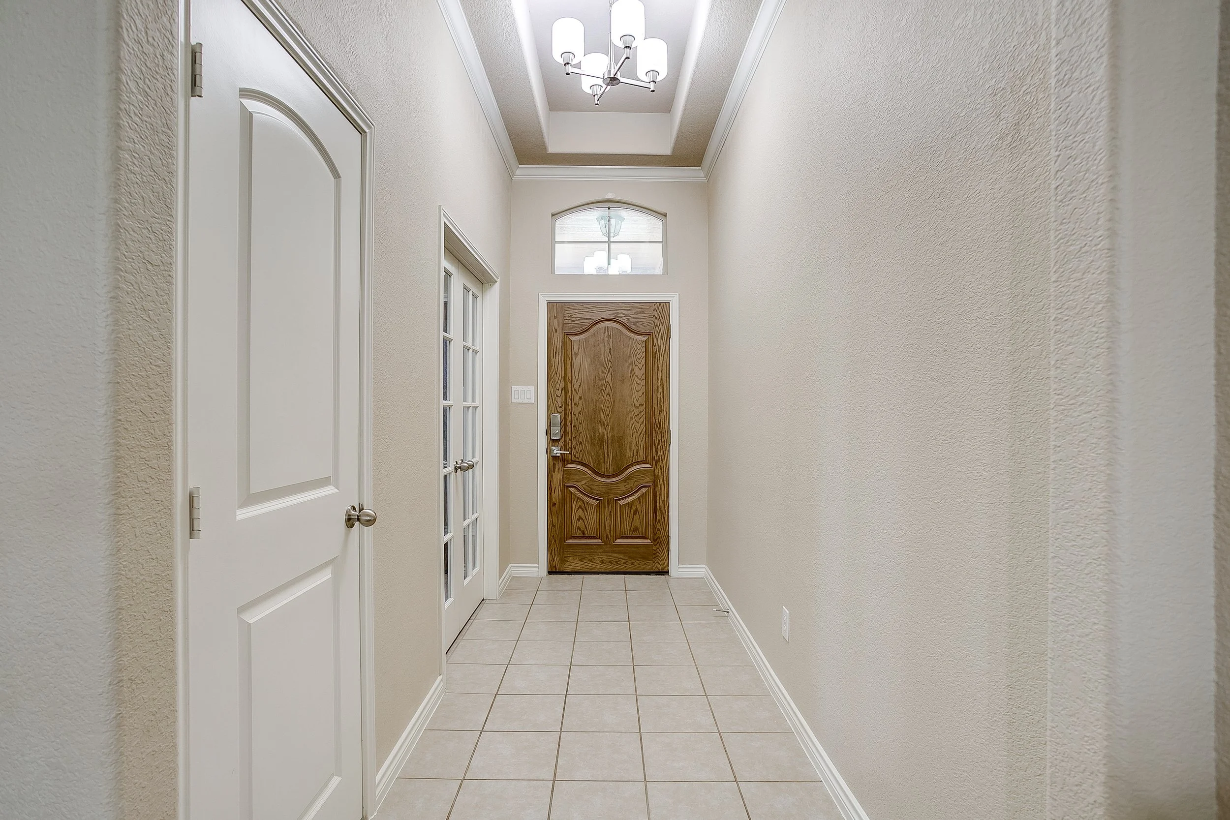2209 Caroline Dr (6 of 47).jpg