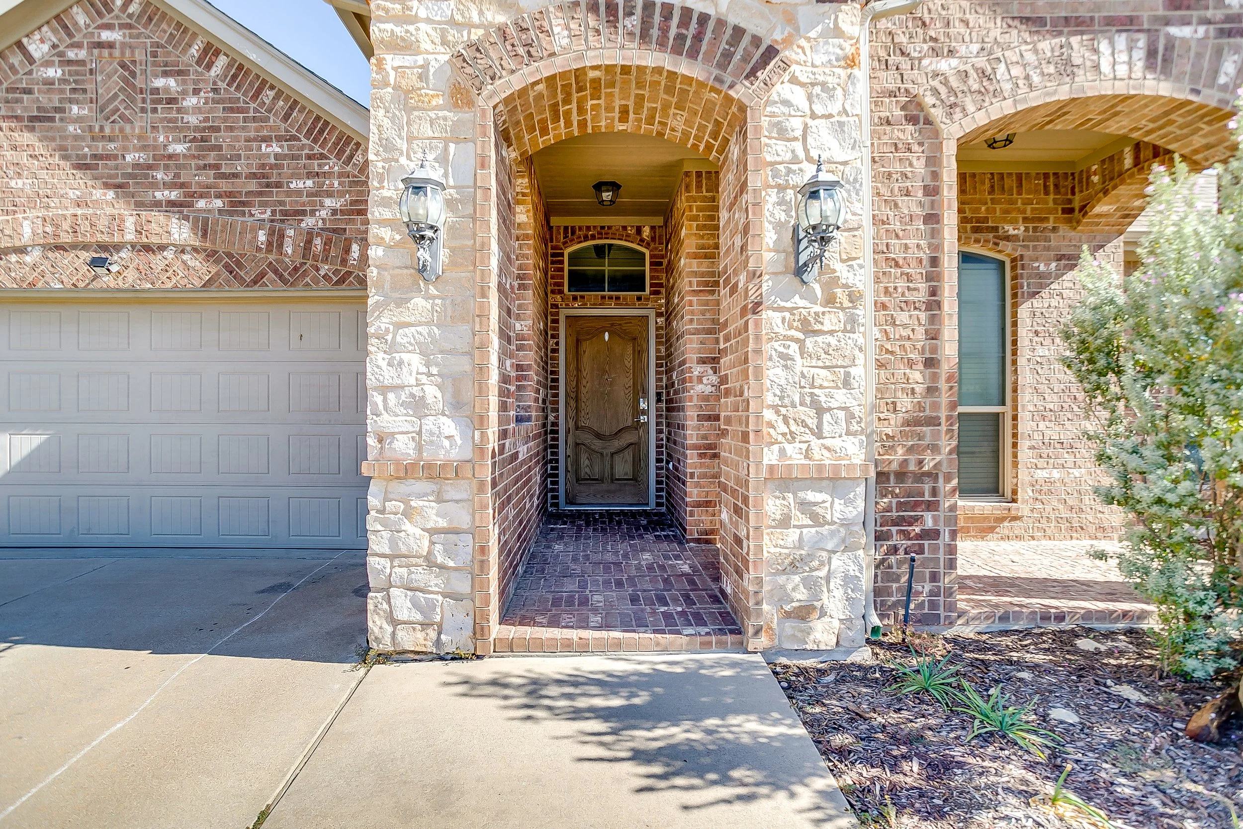 2209 Caroline Dr (5 of 47).jpg