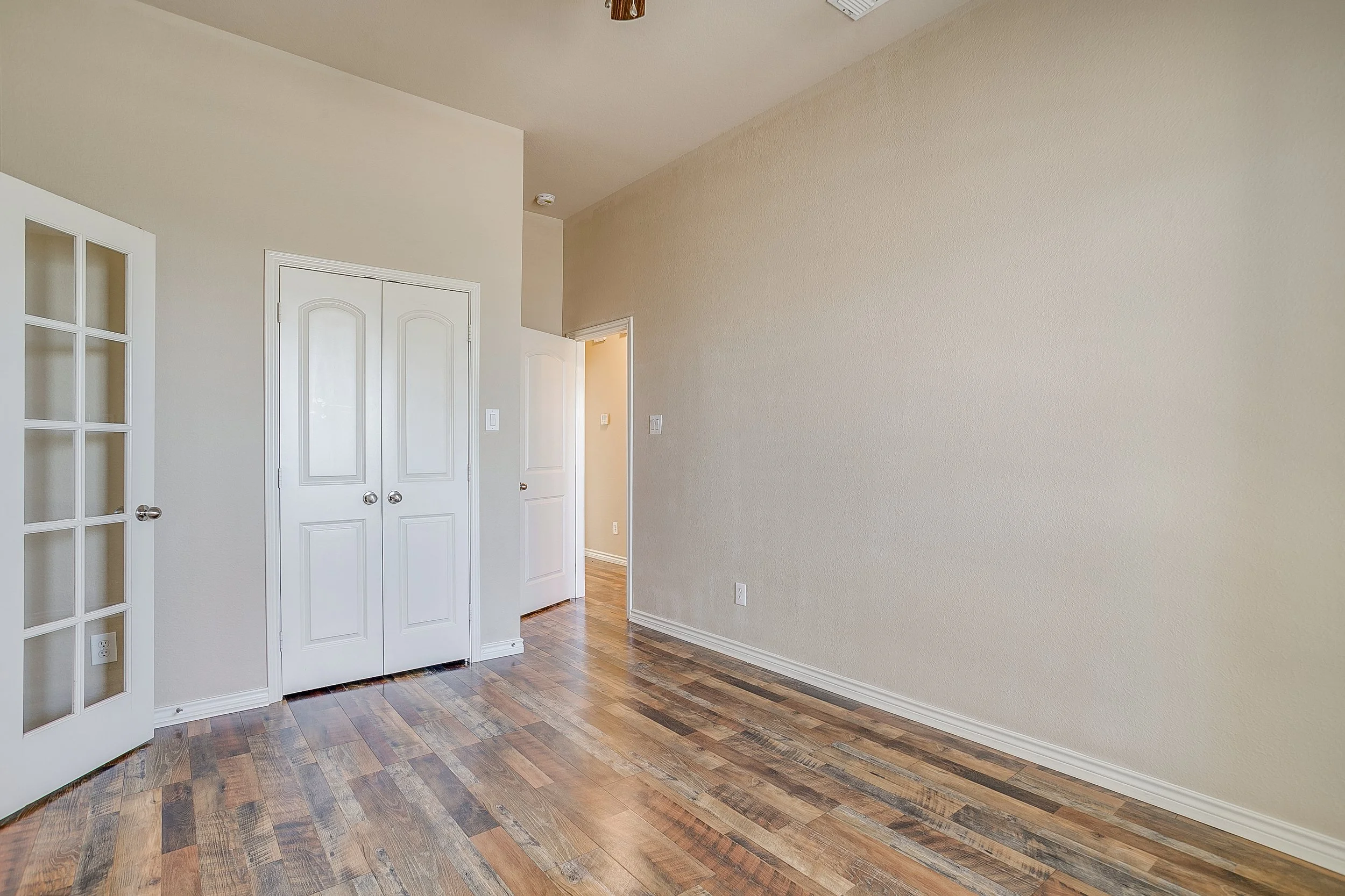 2209 Caroline Dr (10 of 47).jpg