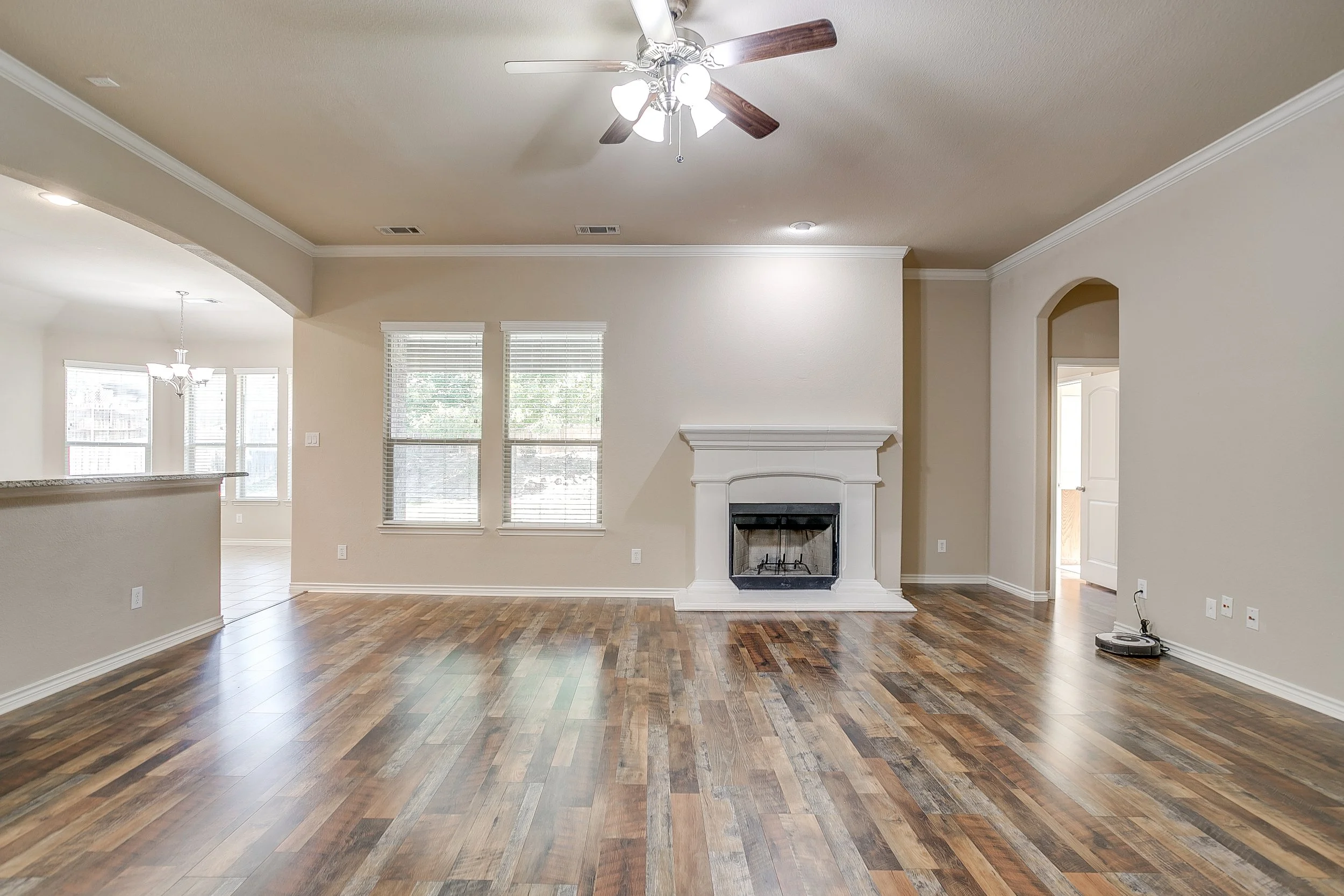 2209 Caroline Dr (12 of 47).jpg