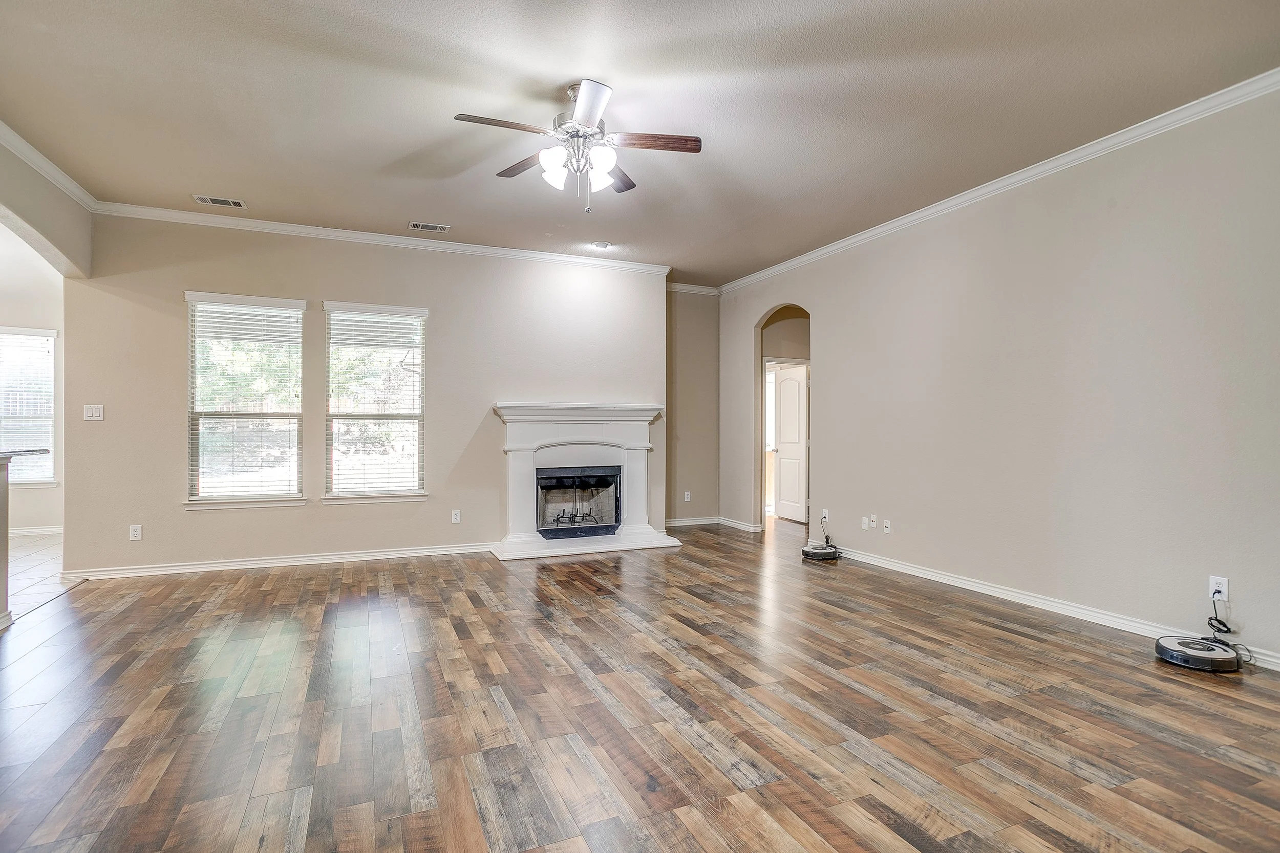 2209 Caroline Dr (13 of 47).jpg
