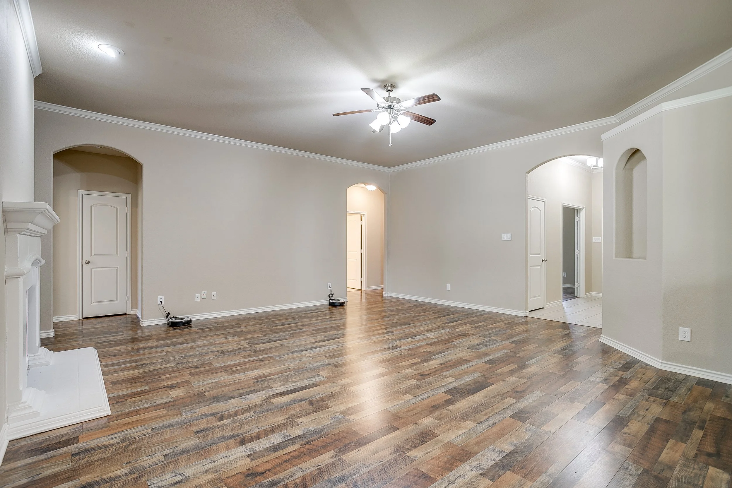 2209 Caroline Dr (14 of 47).jpg