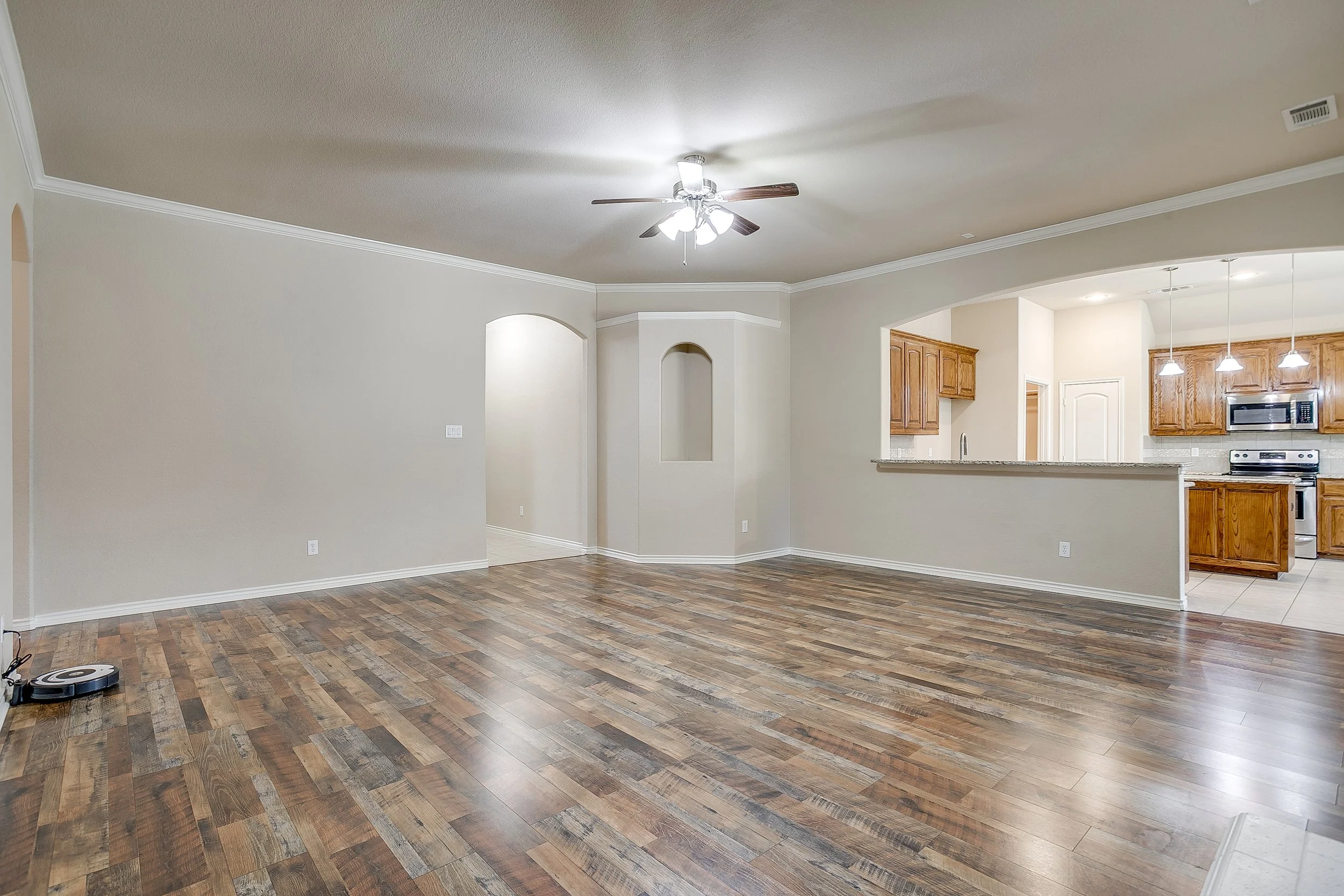 2209 Caroline Dr (15 of 47).jpg