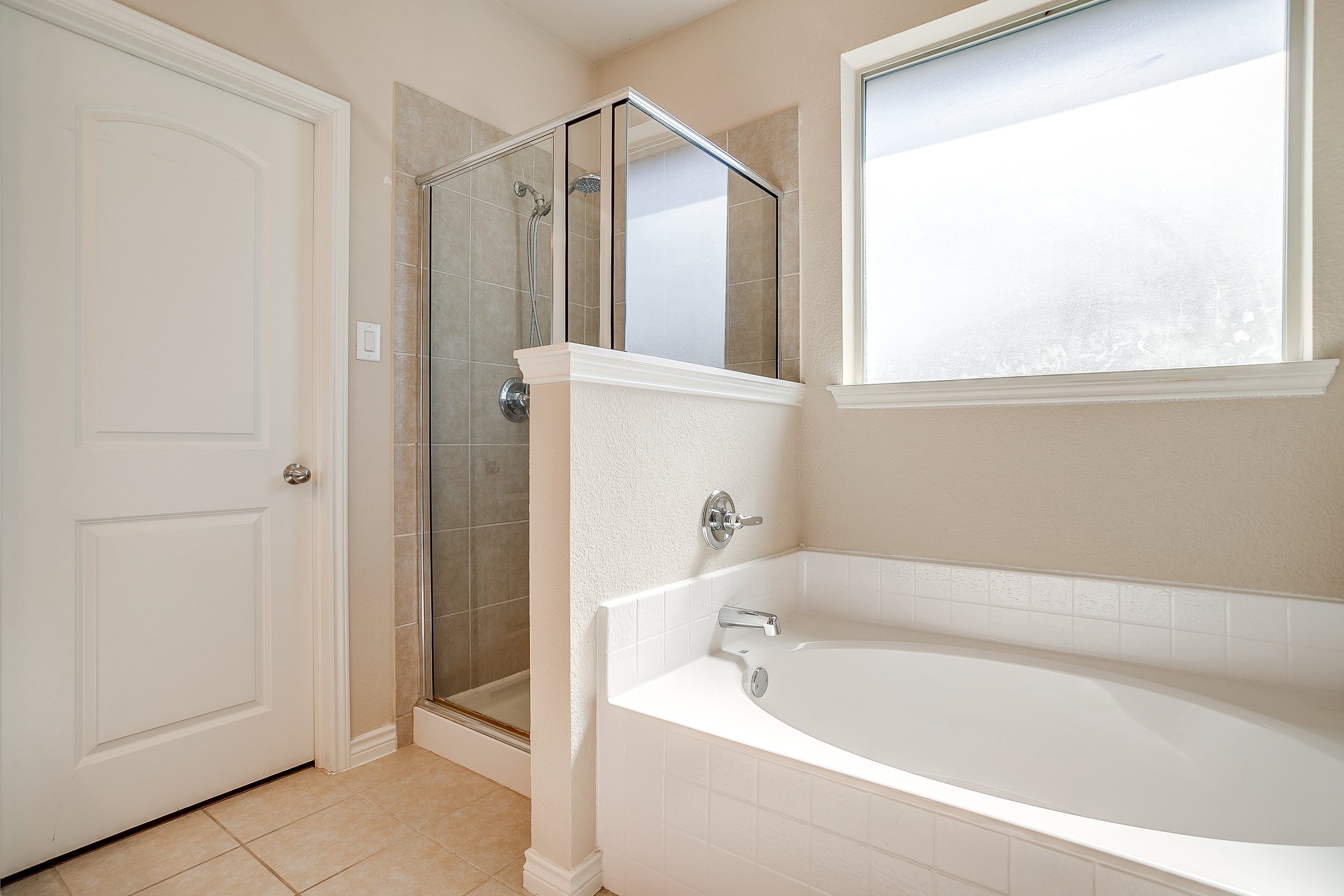 2209 Caroline Dr (32 of 47).jpg