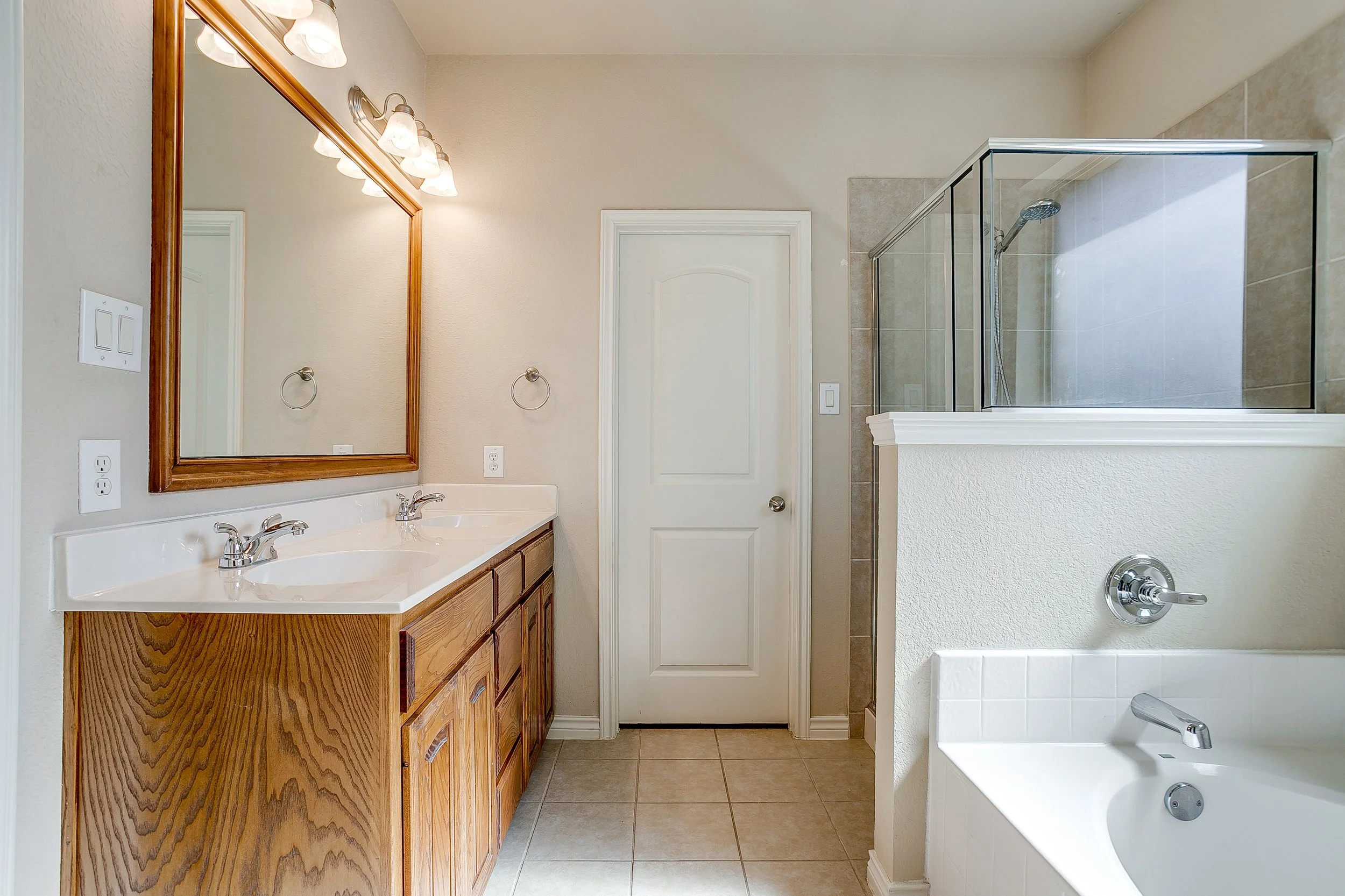 2209 Caroline Dr (33 of 47).jpg