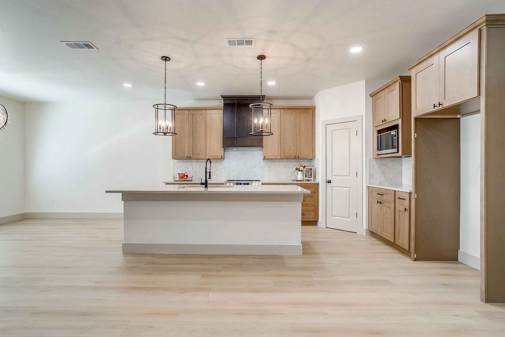 725 Haynie Dr (14 of 46).jpg