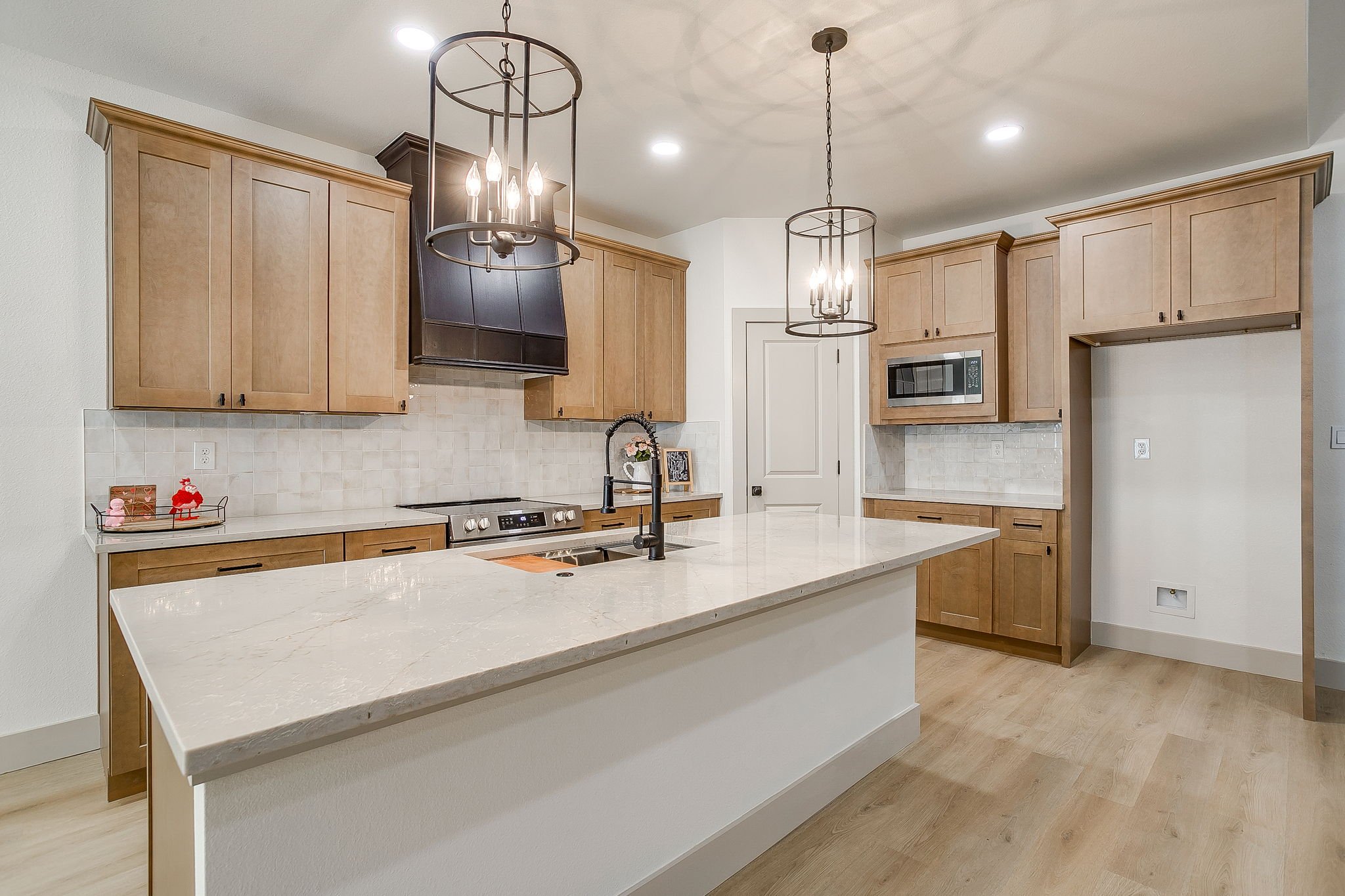 725 Haynie Dr (7 of 15).jpg