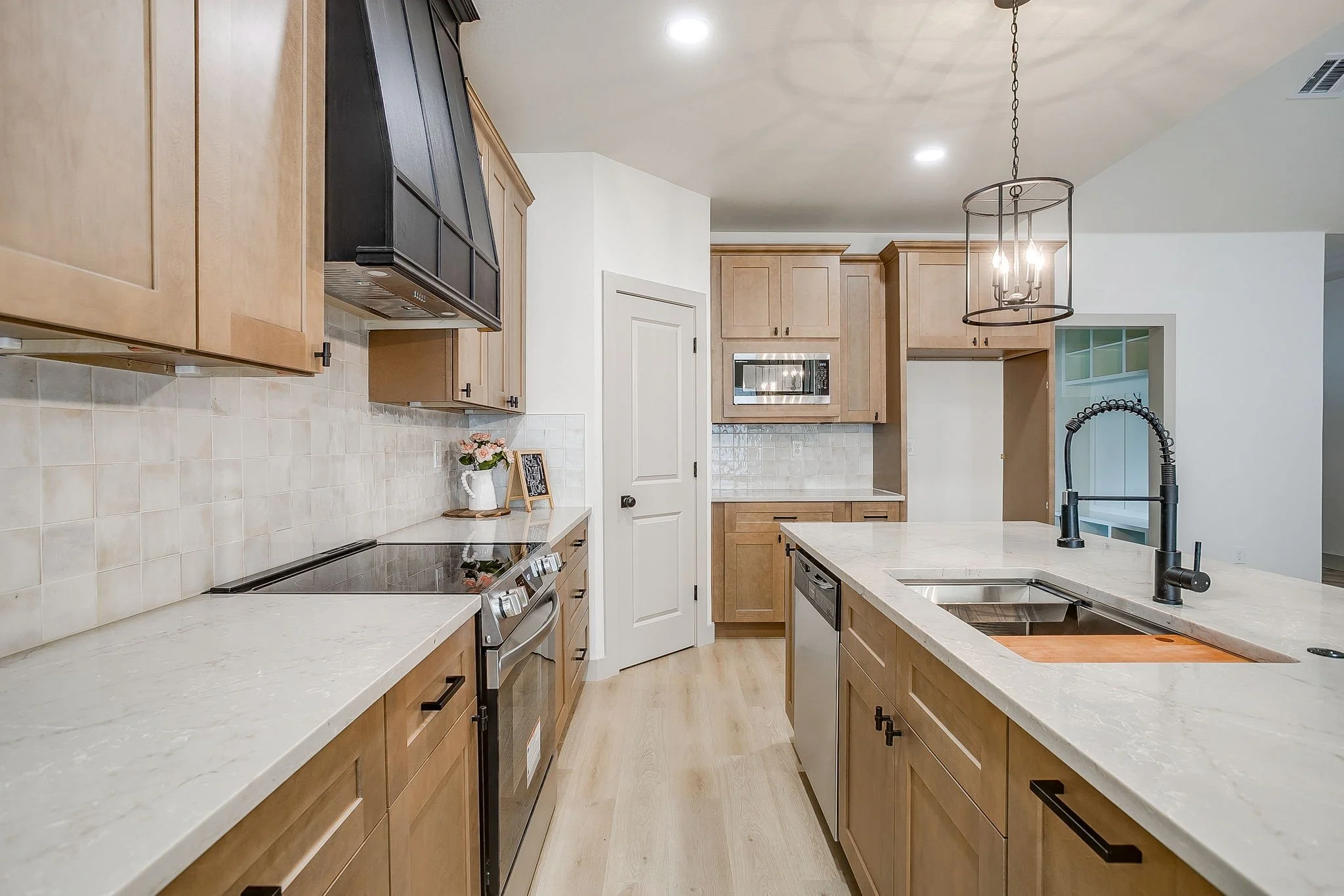 725 Haynie Dr (8 of 15).jpg