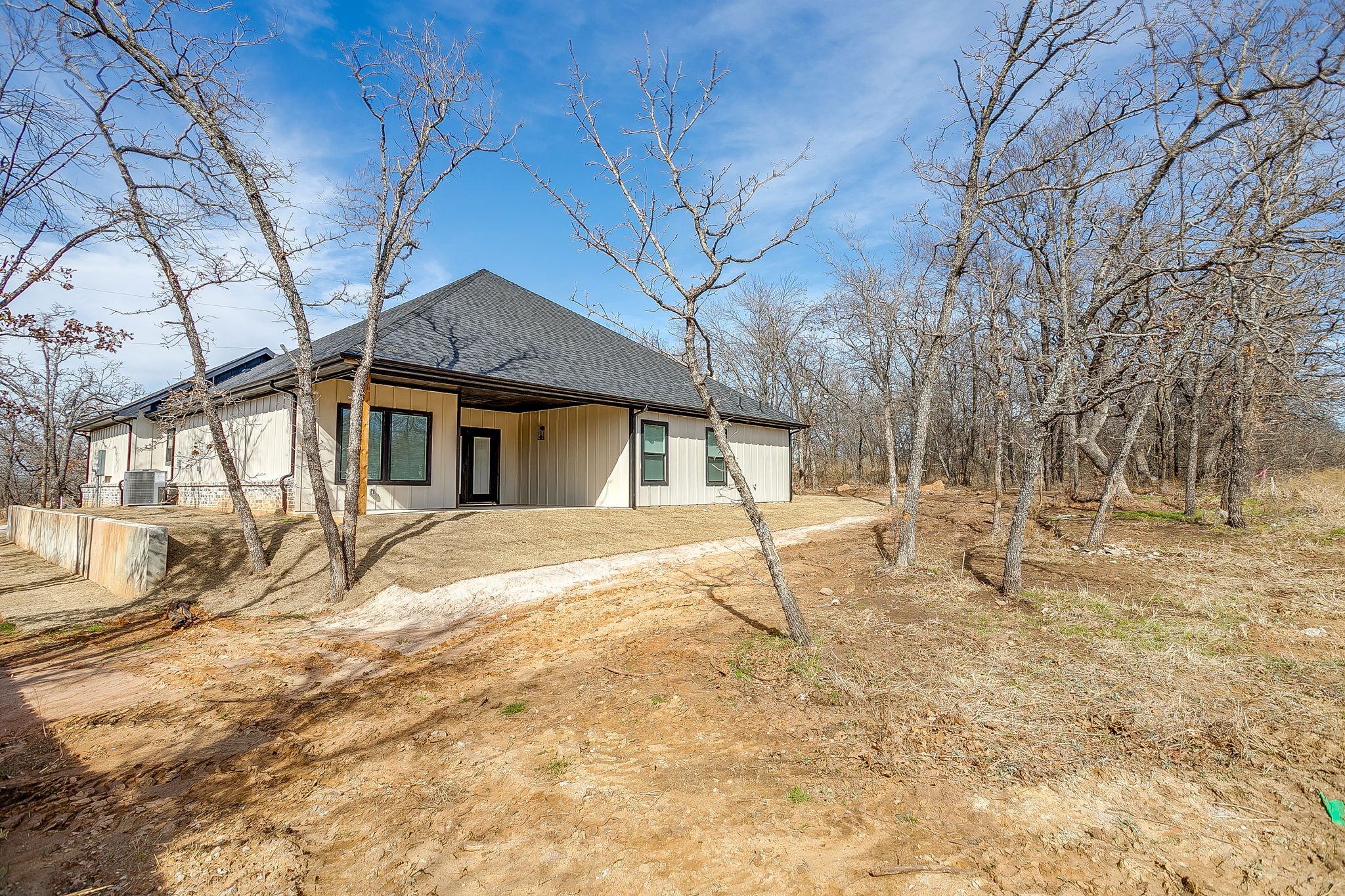 725 Haynie Dr (14 of 15).jpg