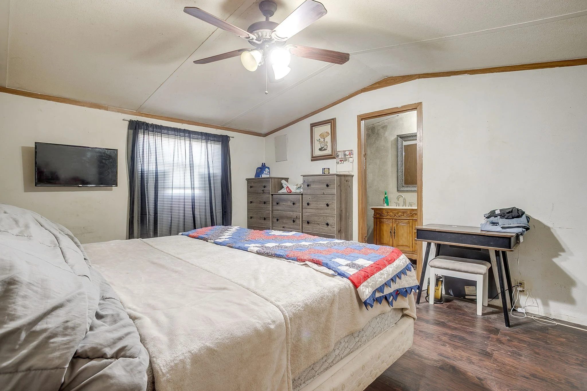 115 Cimmaron Loop (18 of 37).jpg