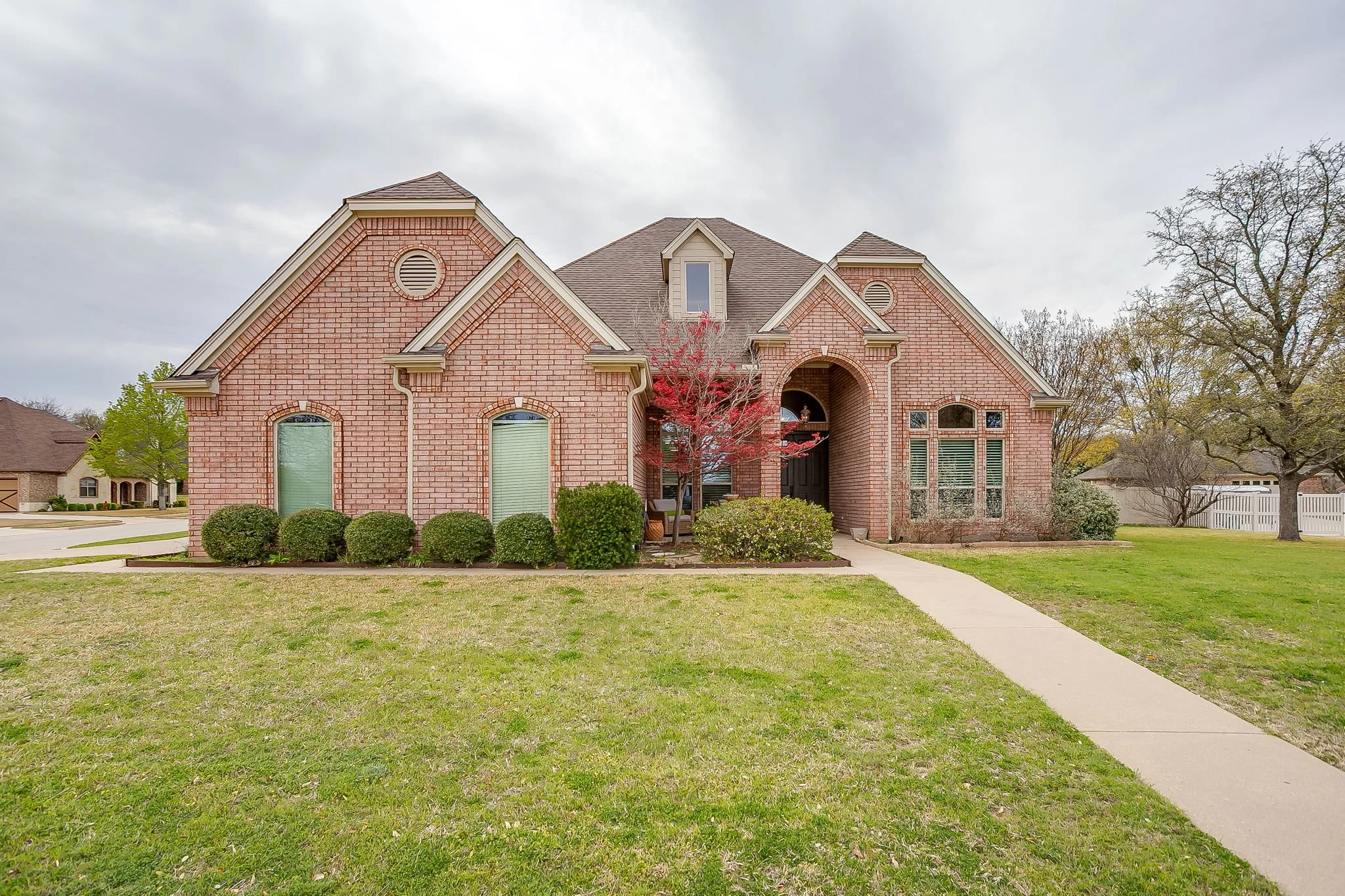 2210 Riverwood Dr (3 of 54).jpg