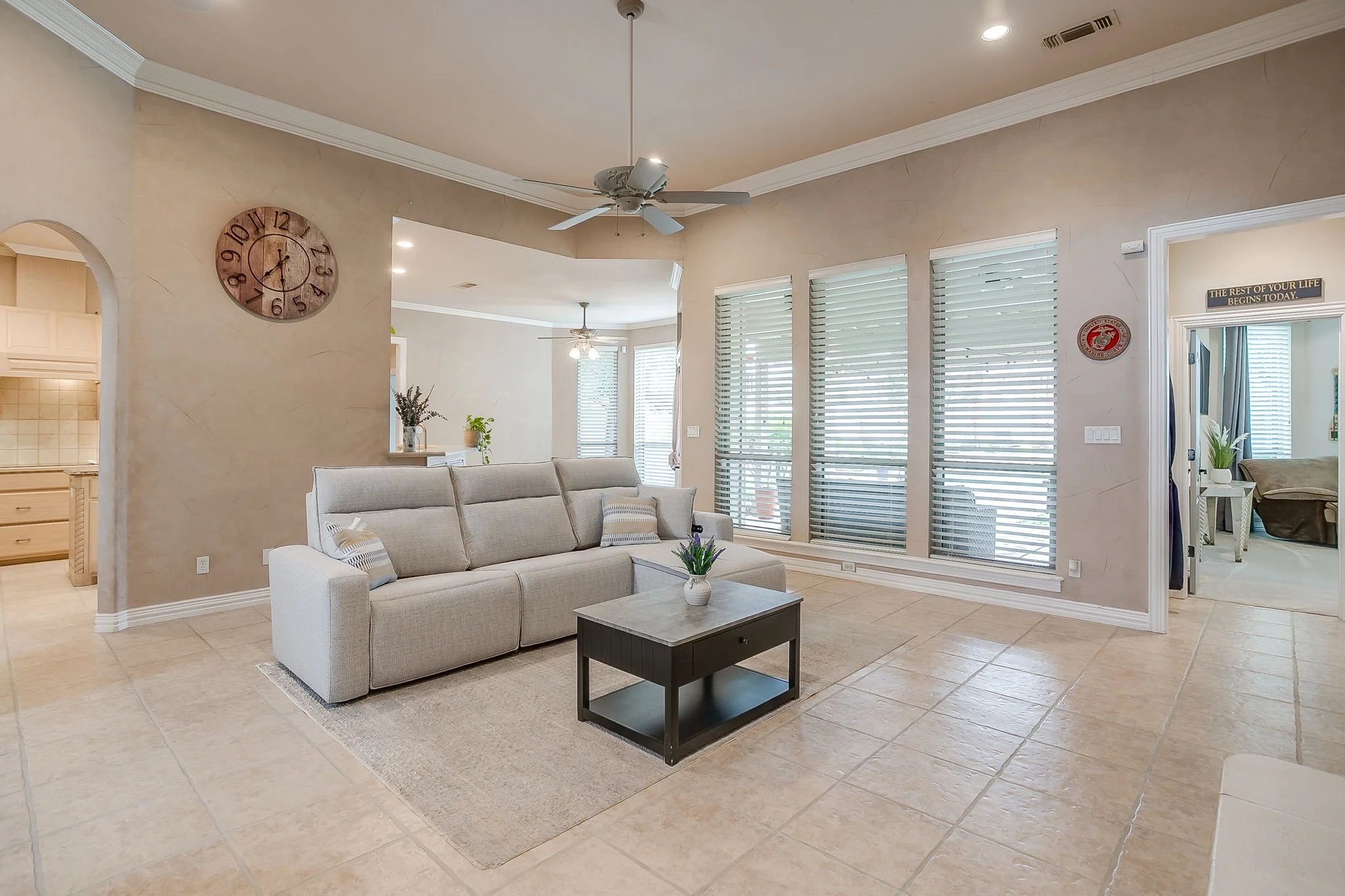 2210 Riverwood Dr (10 of 54).jpg