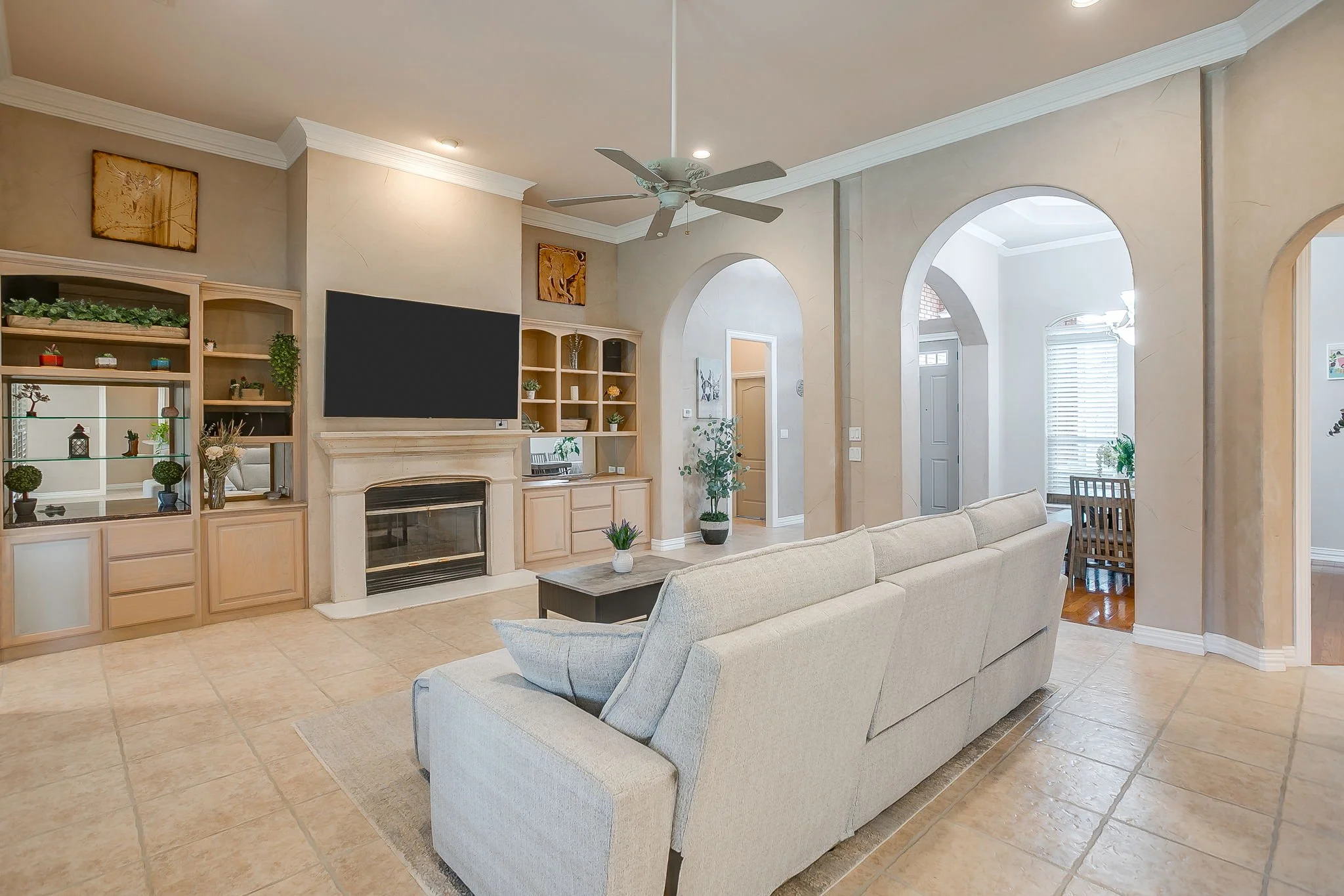 2210 Riverwood Dr (14 of 54).jpg