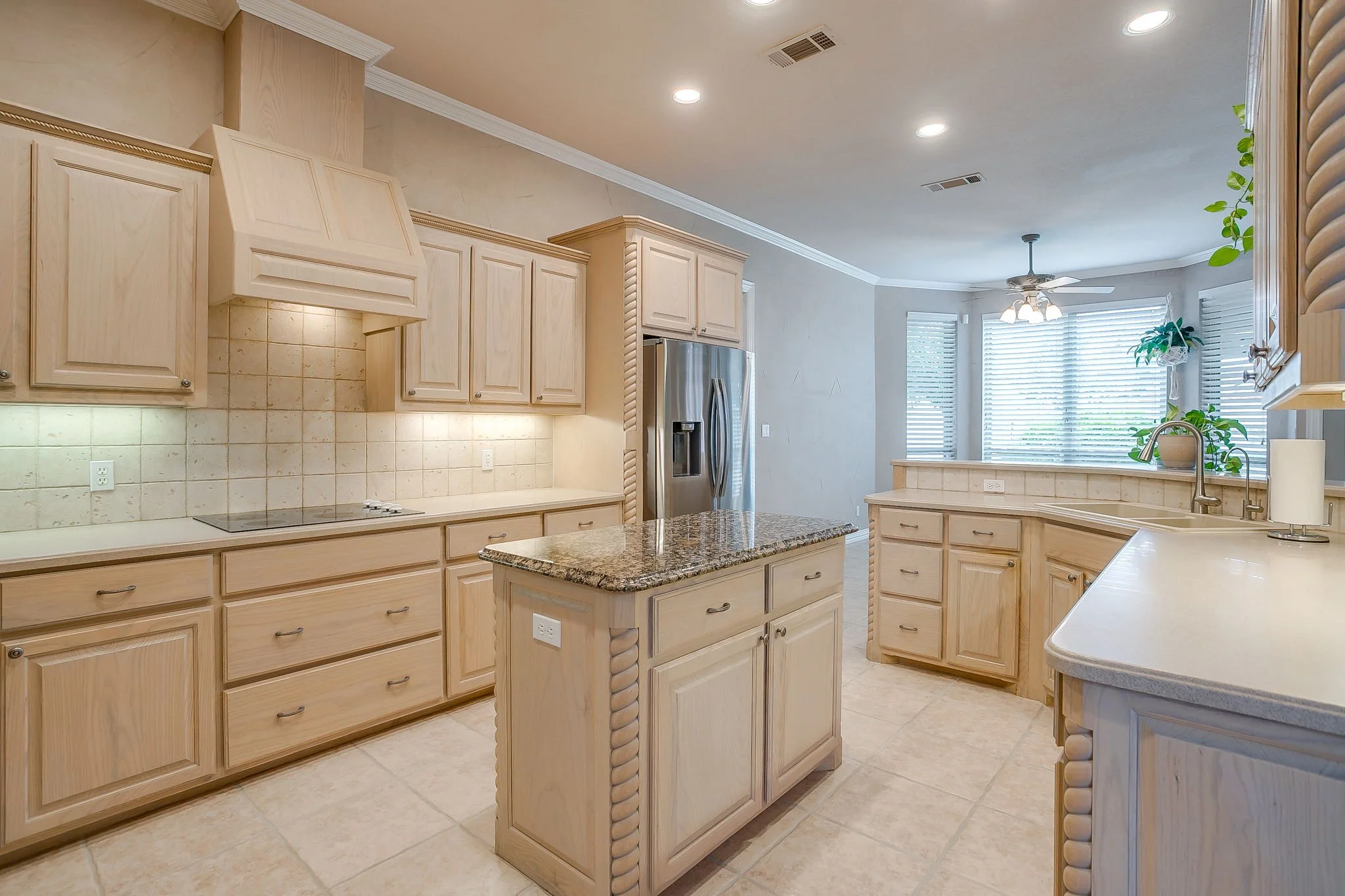 2210 Riverwood Dr (19 of 54).jpg