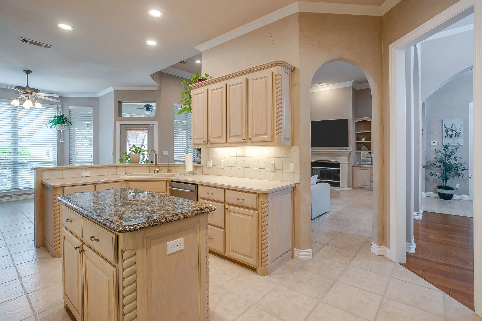 2210 Riverwood Dr (20 of 54).jpg