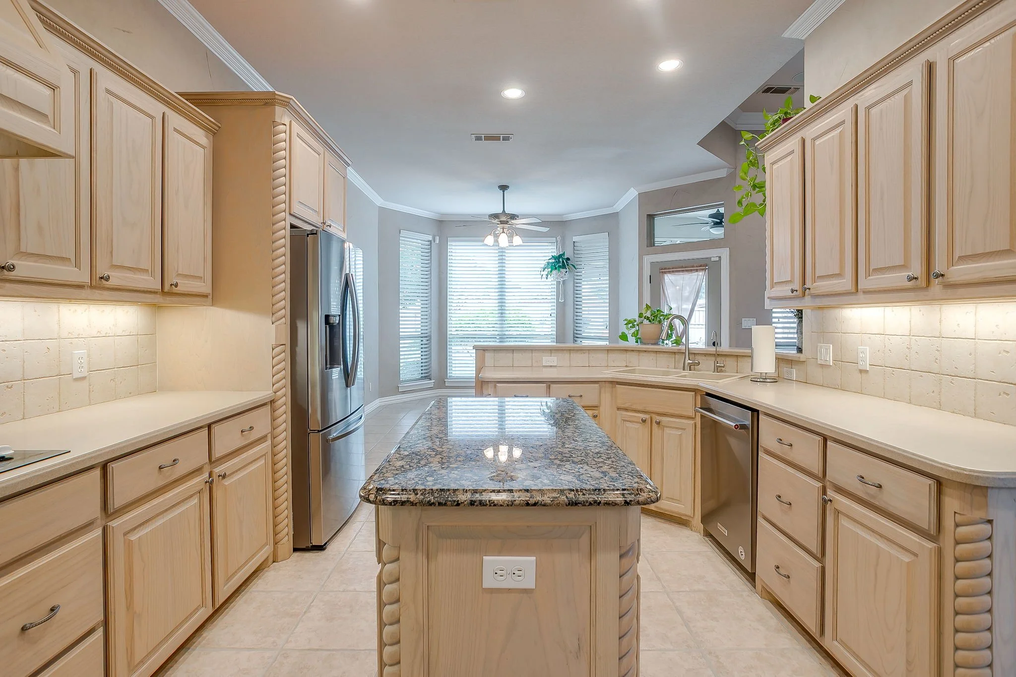 2210 Riverwood Dr (21 of 54).jpg