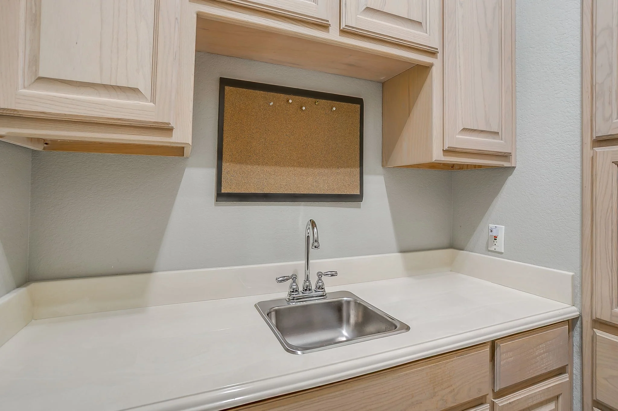 2210 Riverwood Dr (26 of 54).jpg