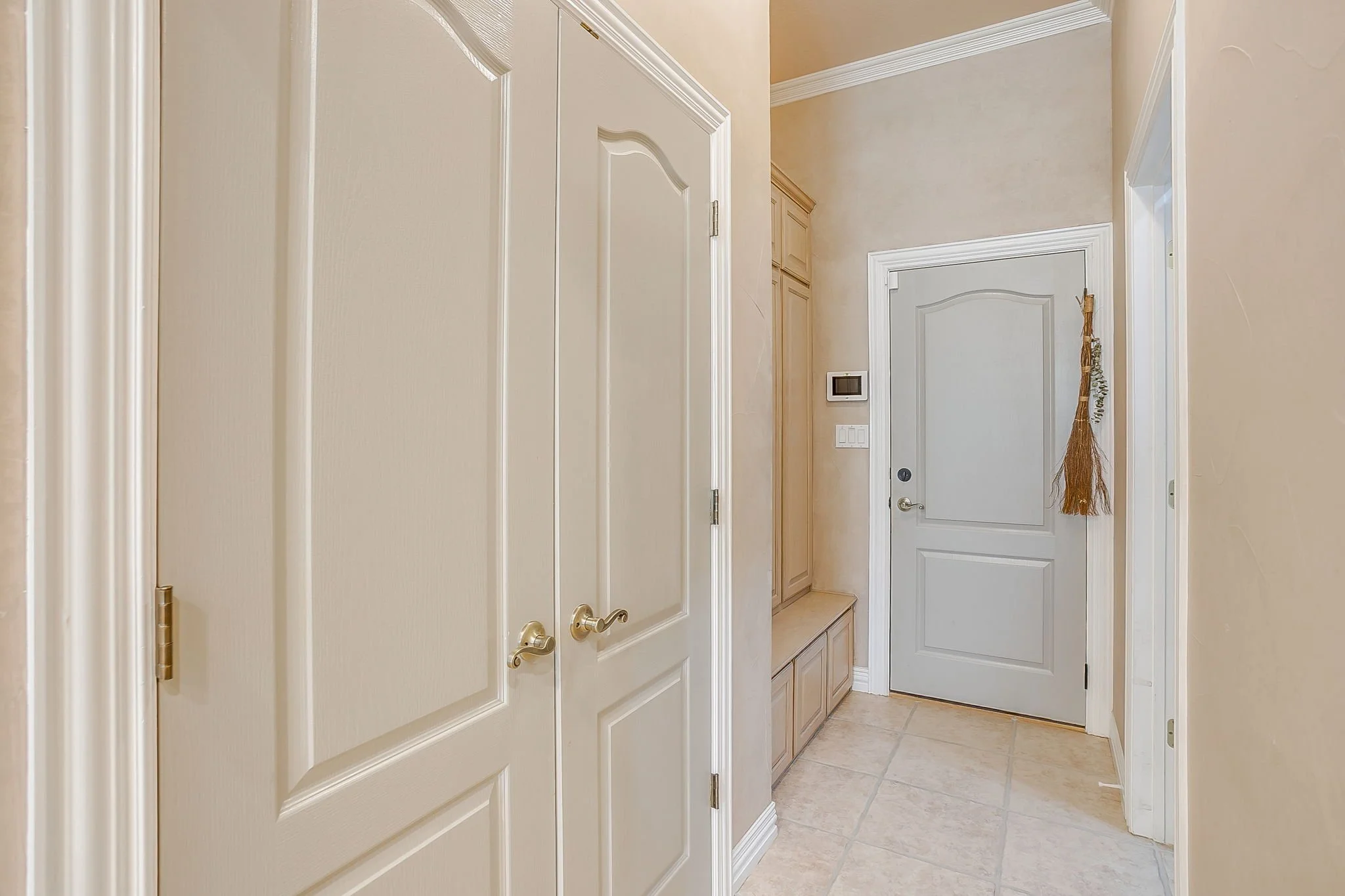 2210 Riverwood Dr (27 of 54).jpg