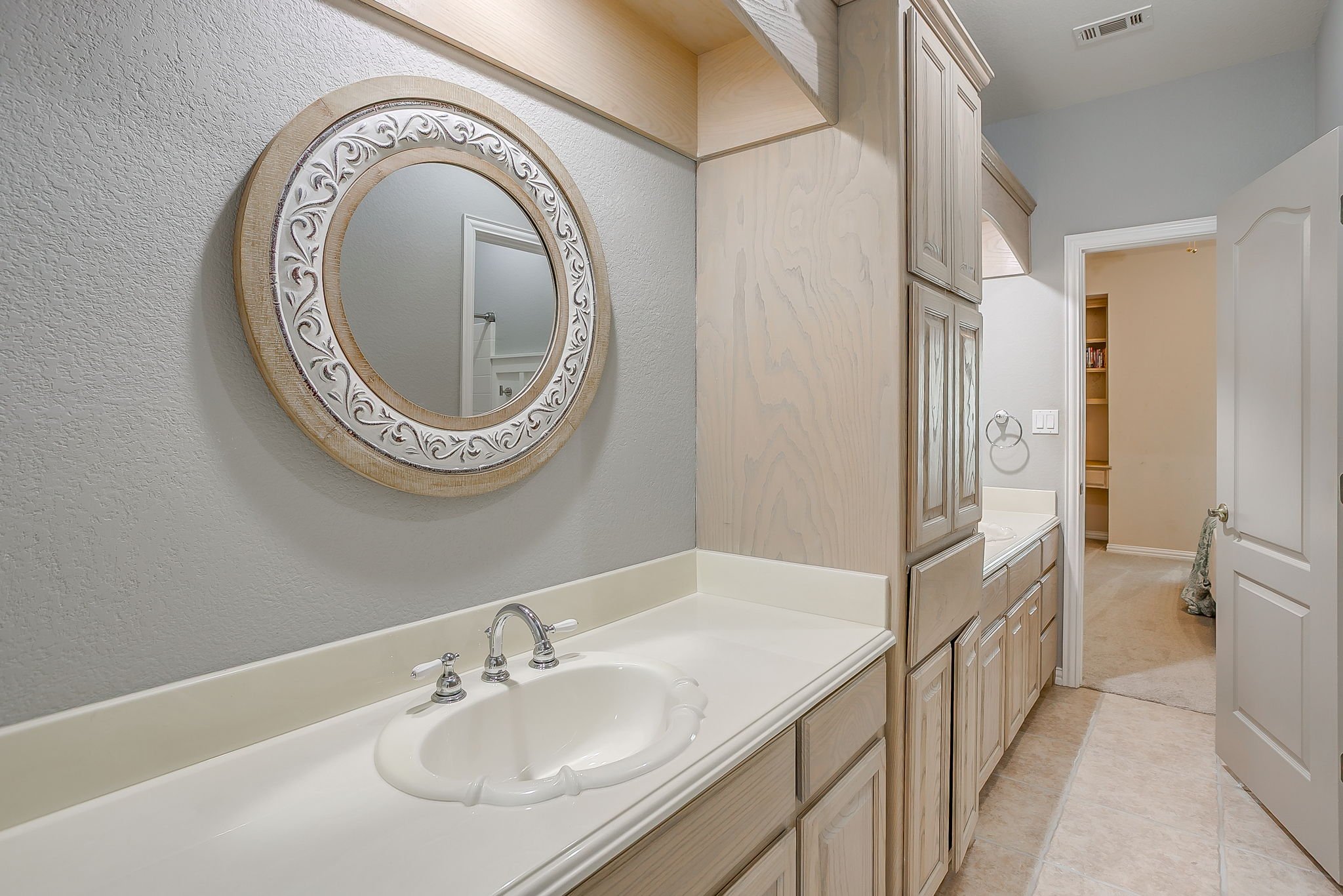 2210 Riverwood Dr (33 of 54).jpg