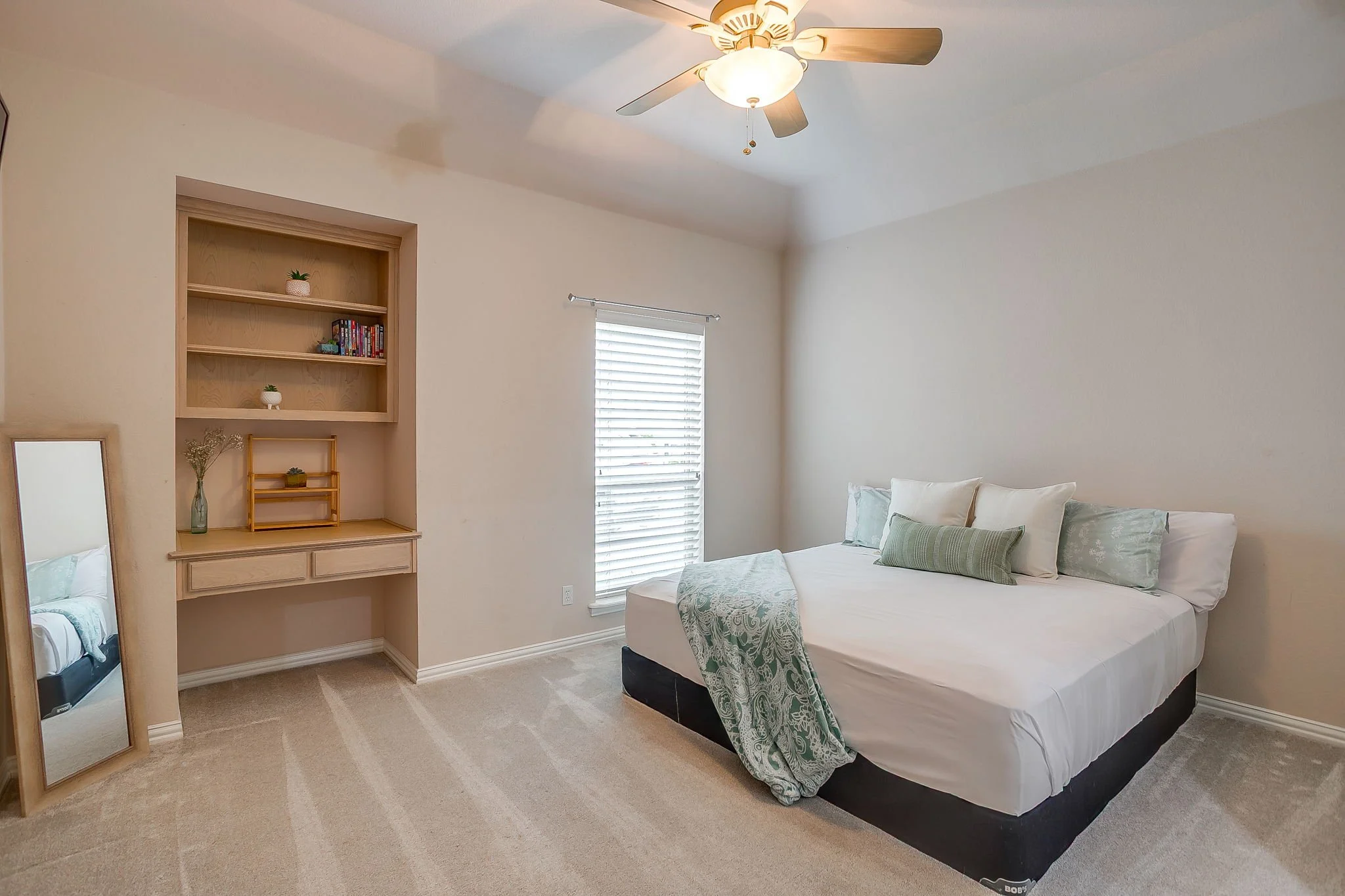 2210 Riverwood Dr (35 of 54).jpg