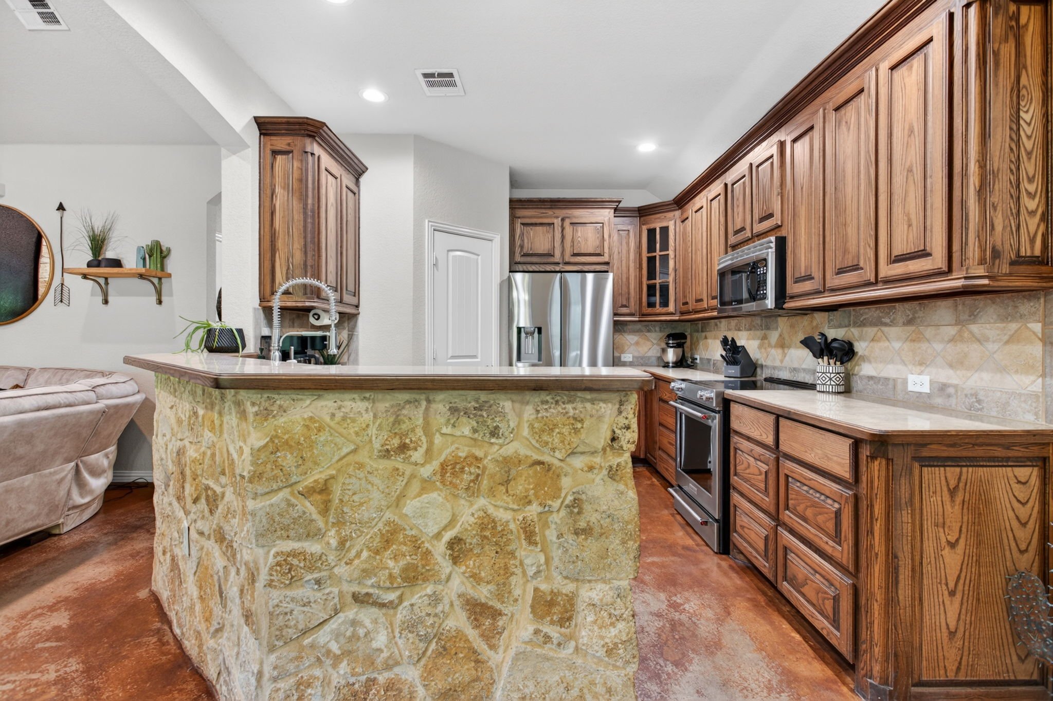 125 Miramar Cir (10 of 49).jpg