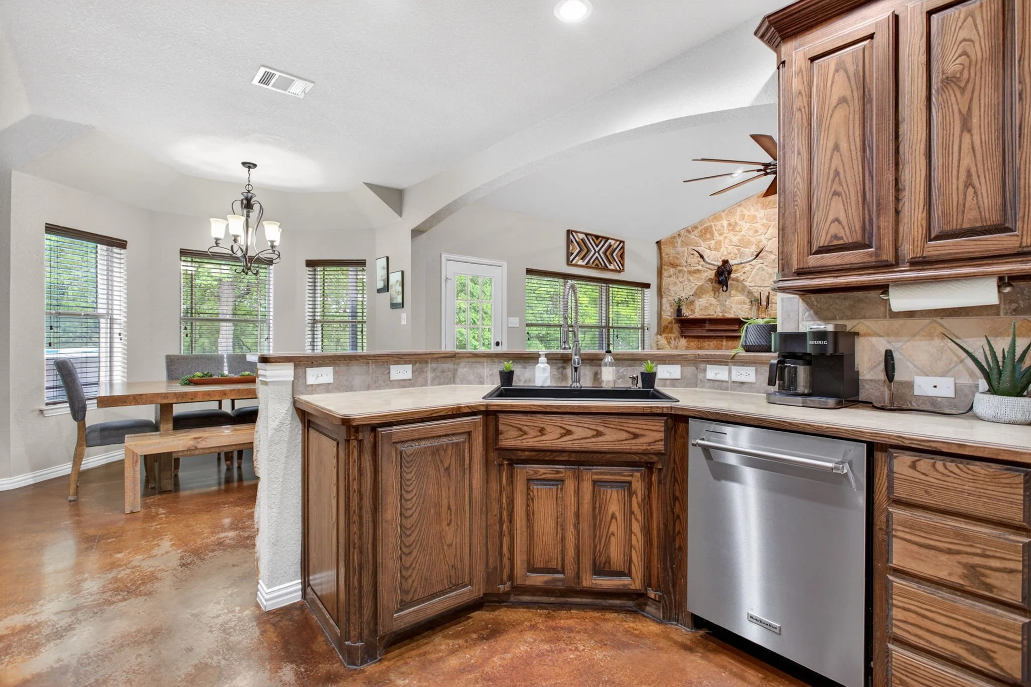 125 Miramar Cir (14 of 49).jpg