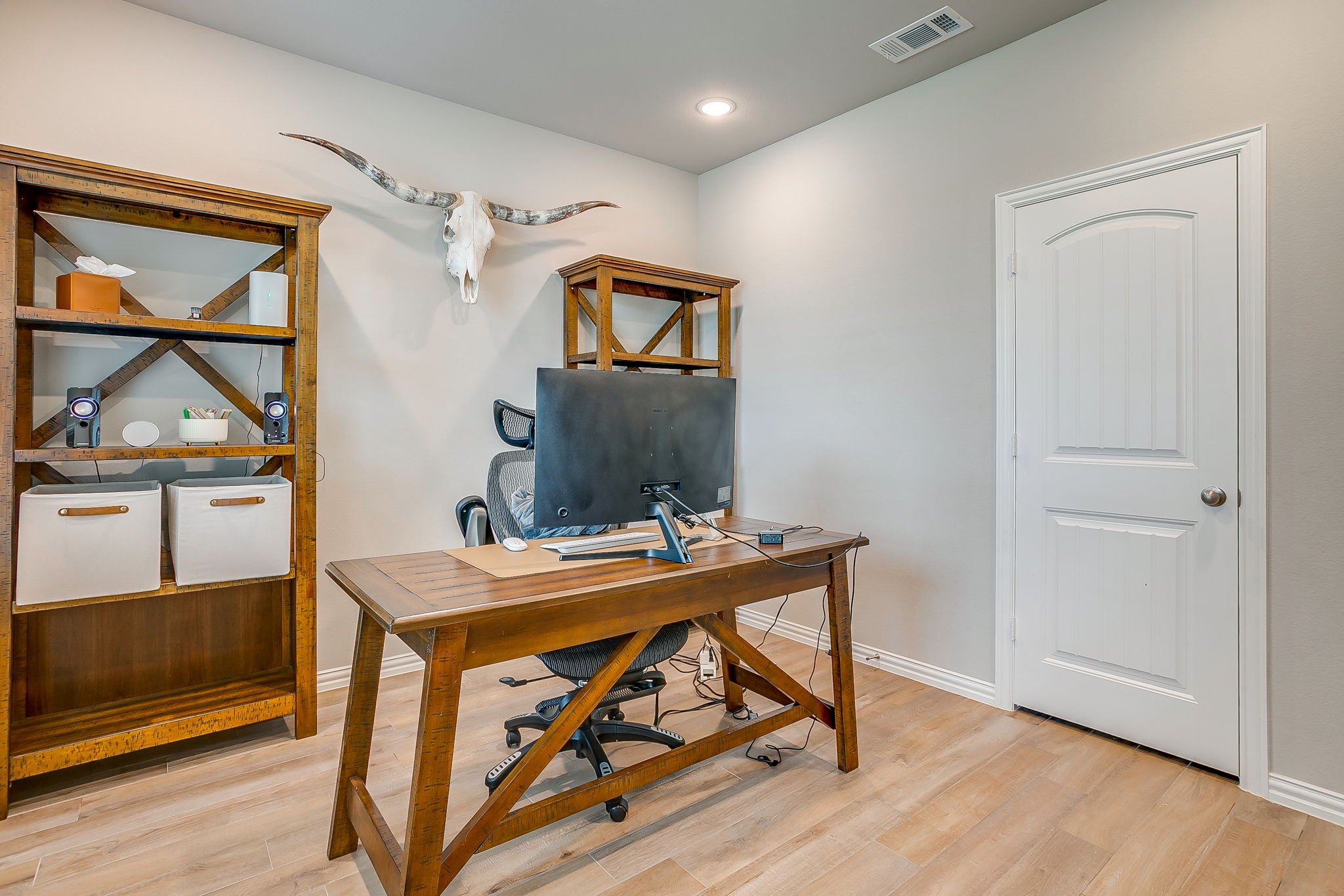 1303 Hickory Ln (9 of 47).jpg