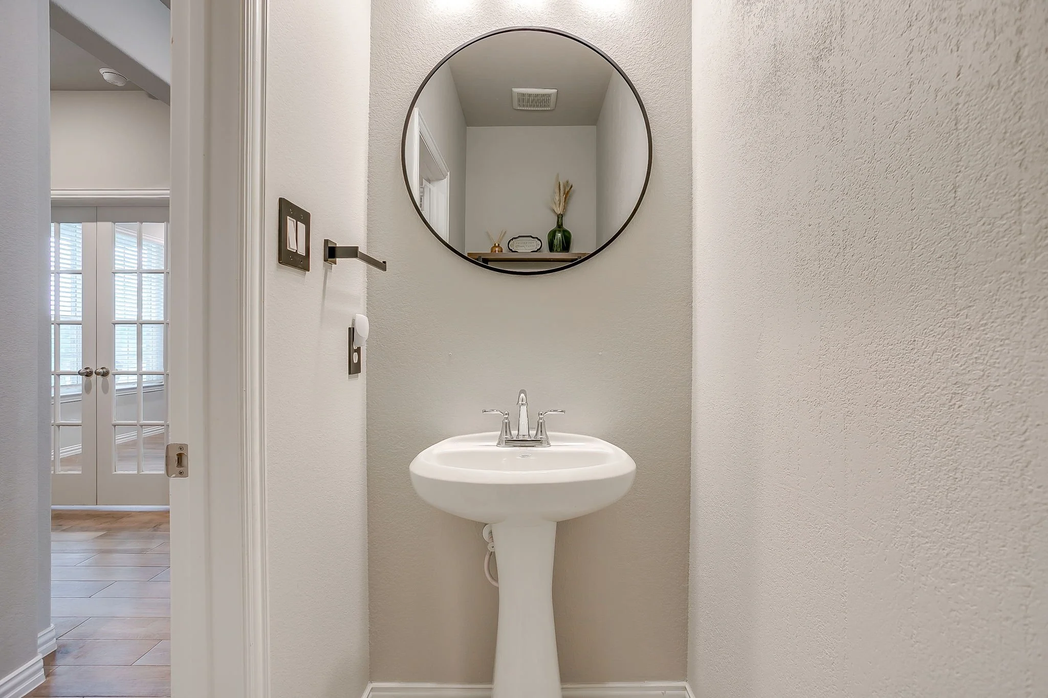 1303 Hickory Ln (10 of 47).jpg